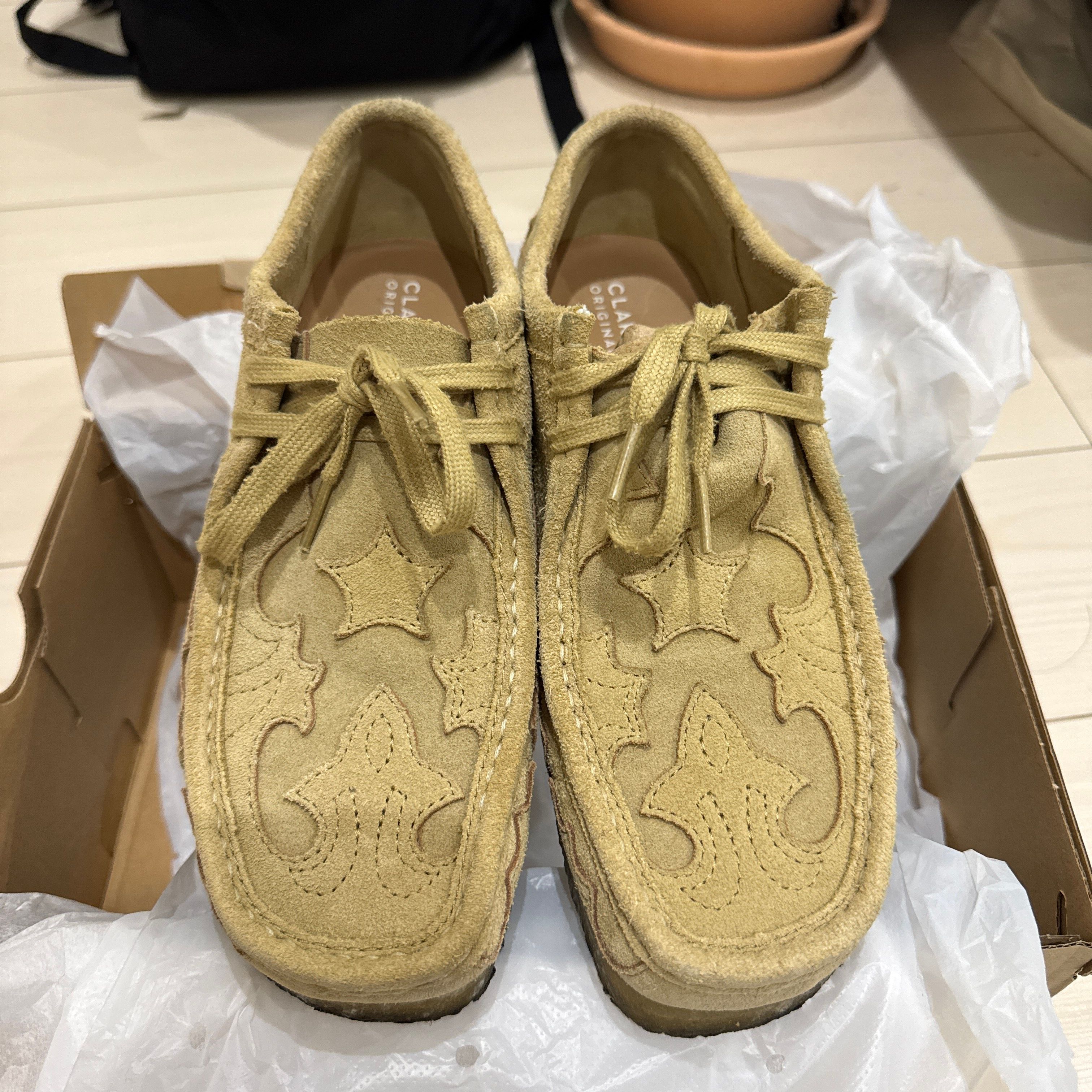 Supreme × Clarks Wallabee "Maple"