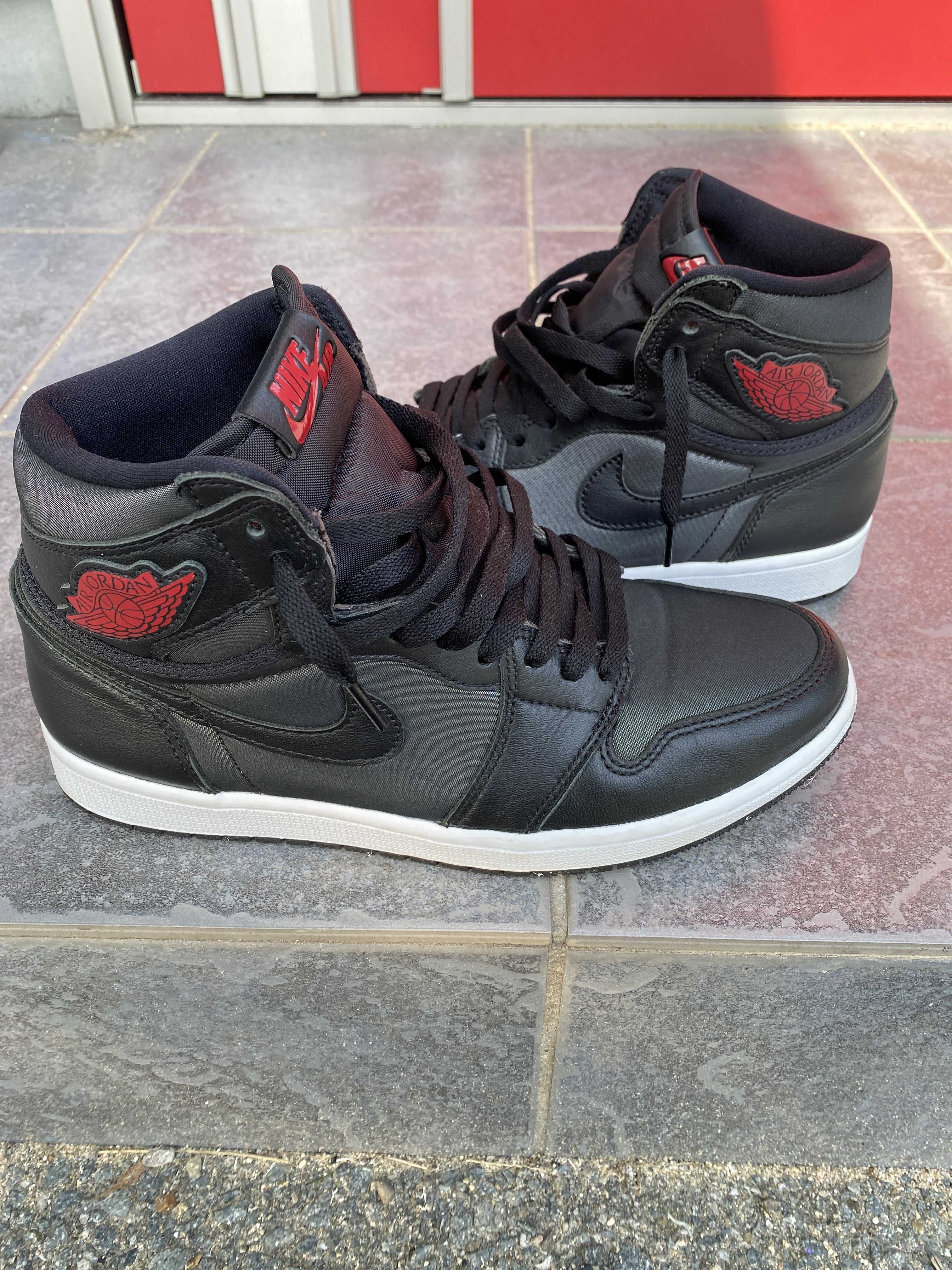 Nike Air Jordan 1 Retro High OG "Black/Metallic Silver/Gym Red"