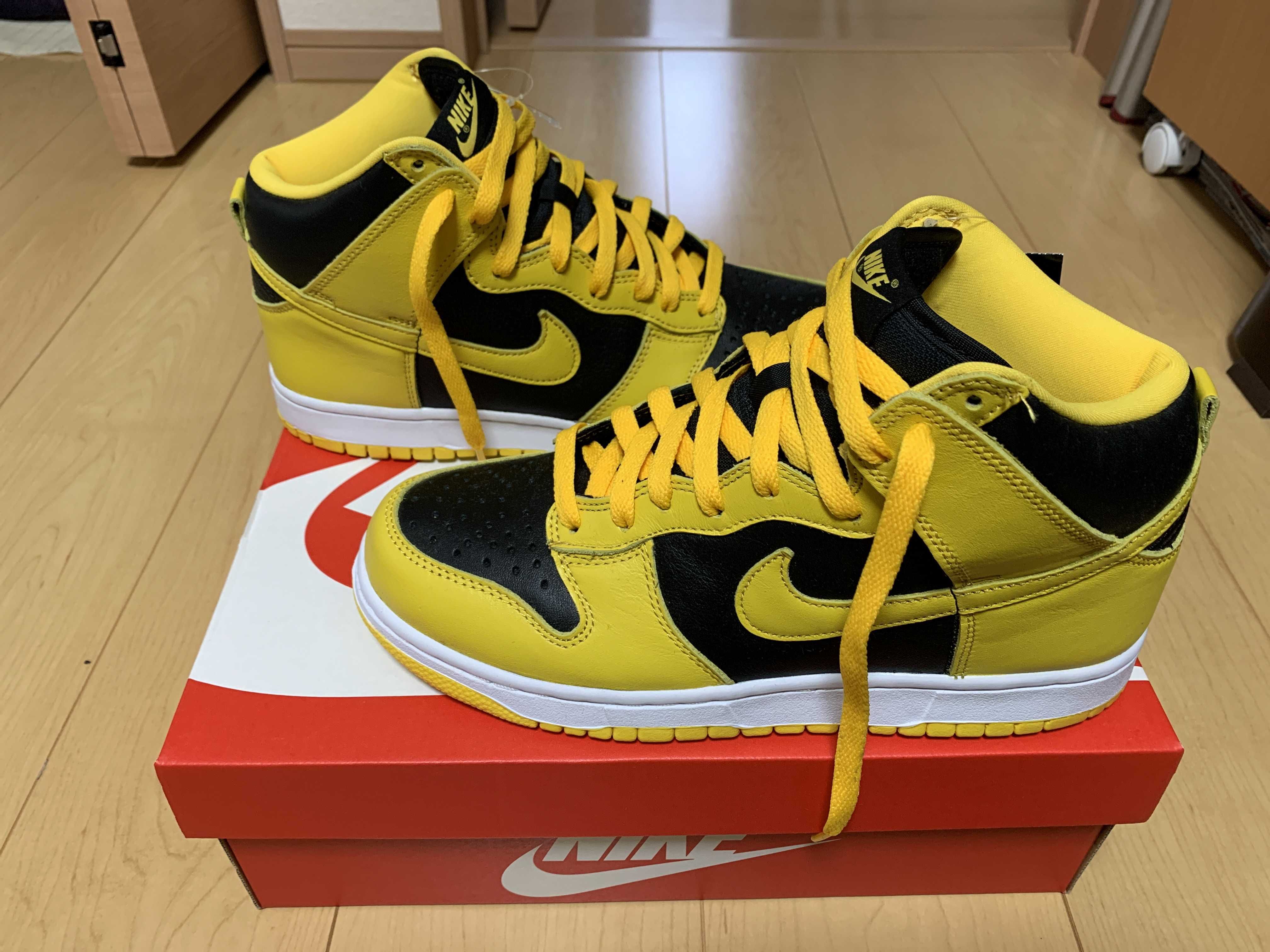 Nike Dunk High "Black/Varsity Maize"