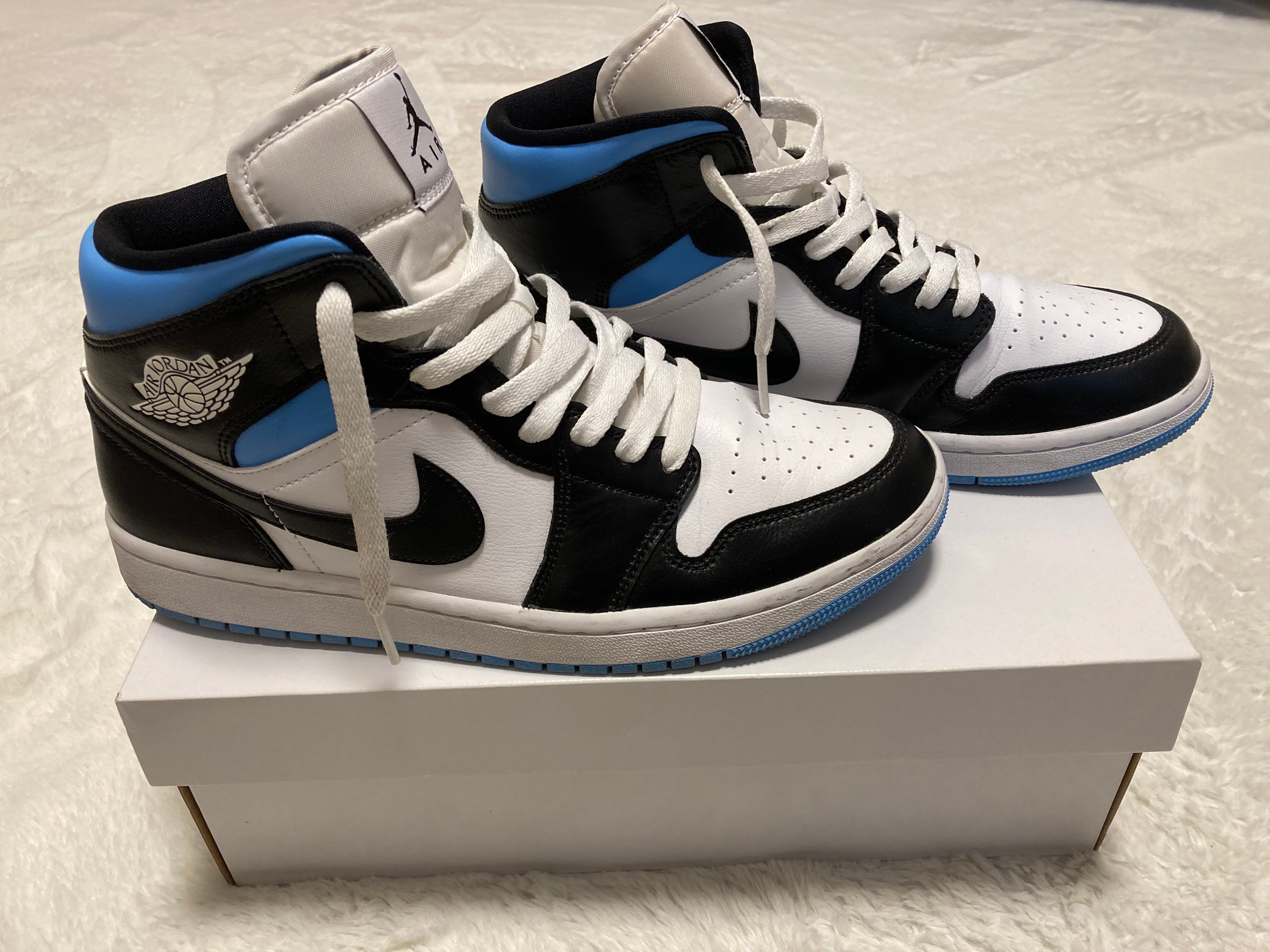 Nike Women's Air Jordan 1 Mid "Black/University Blue"