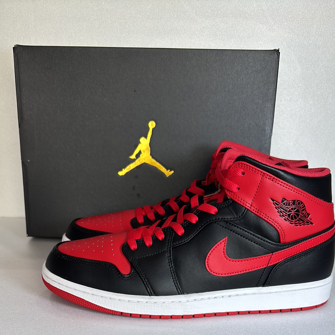 Nike Air Jordan 1 Mid "Bred Toe"