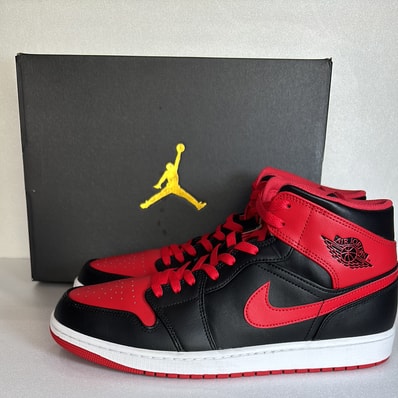 Nike Air Jordan 1 Mid "Bred Toe"