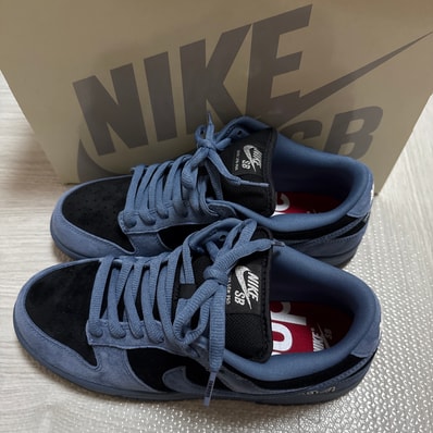 Supreme × Nike SB Dunk Low "Ocean Fog" (North America Exclusive) (25FW Week2)