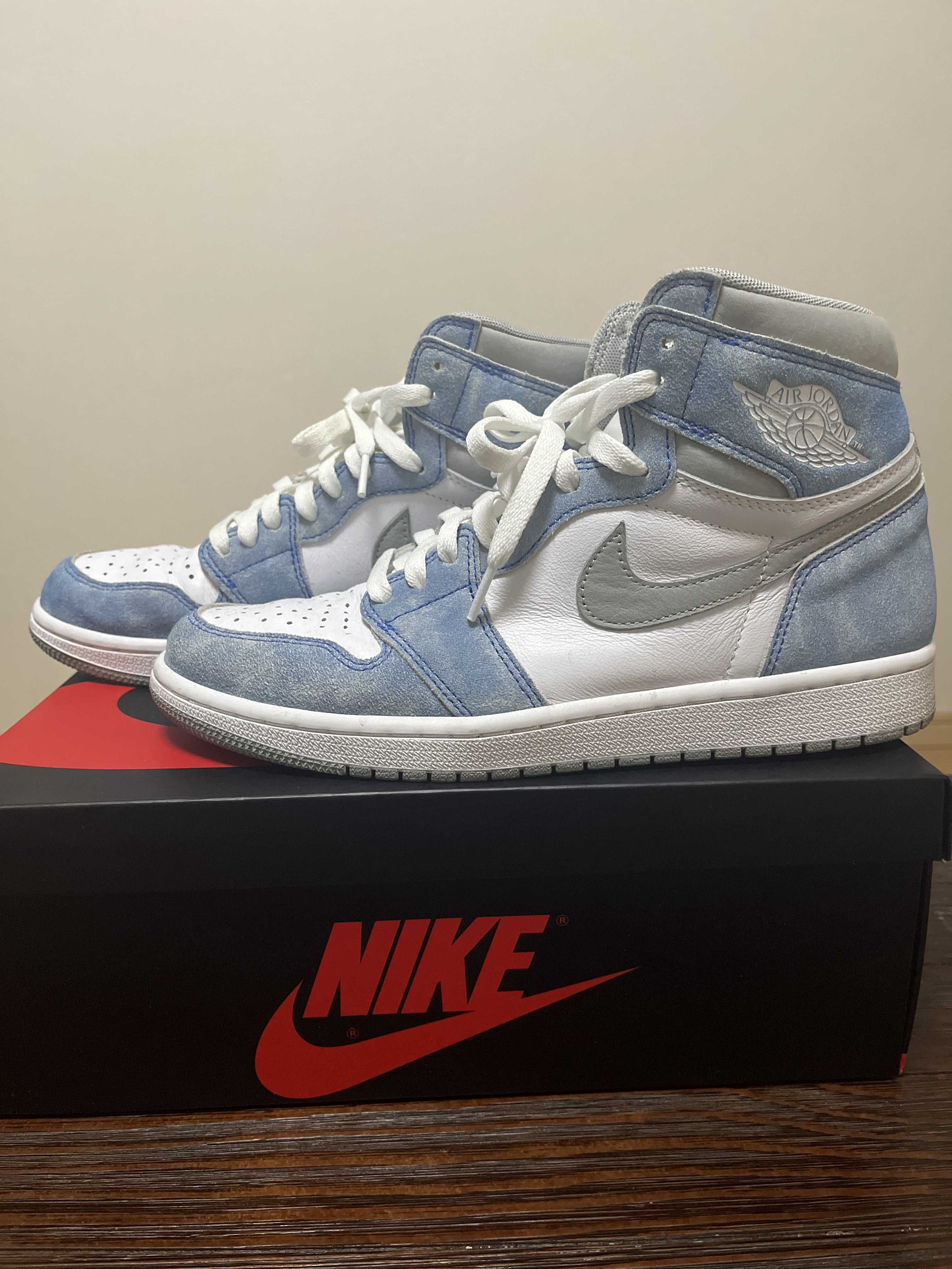 Nike Air Jordan 1 High OG "Hyper Royal"