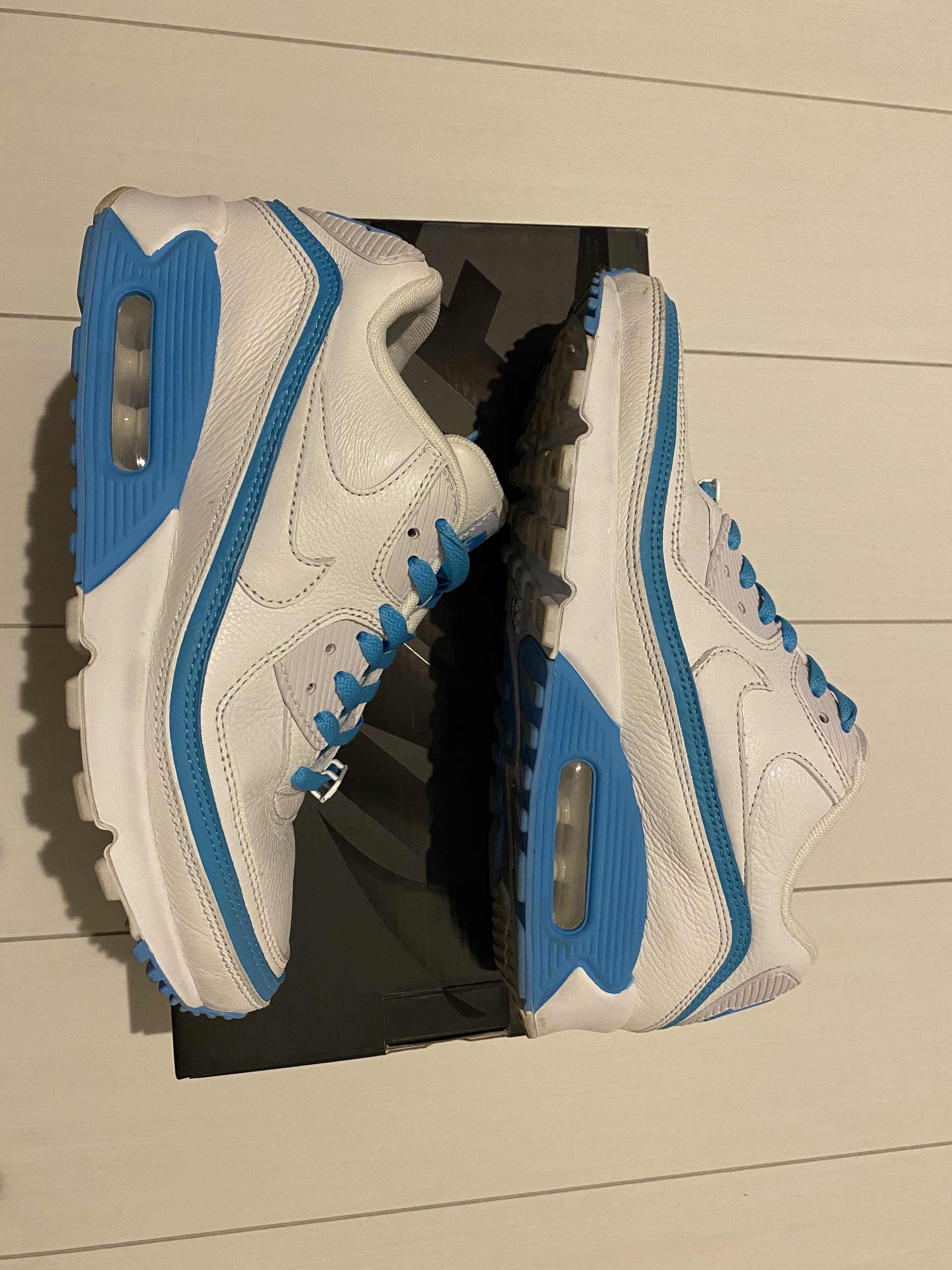 UNDEFEATED × Nike Air Max 90 "White/Blue"