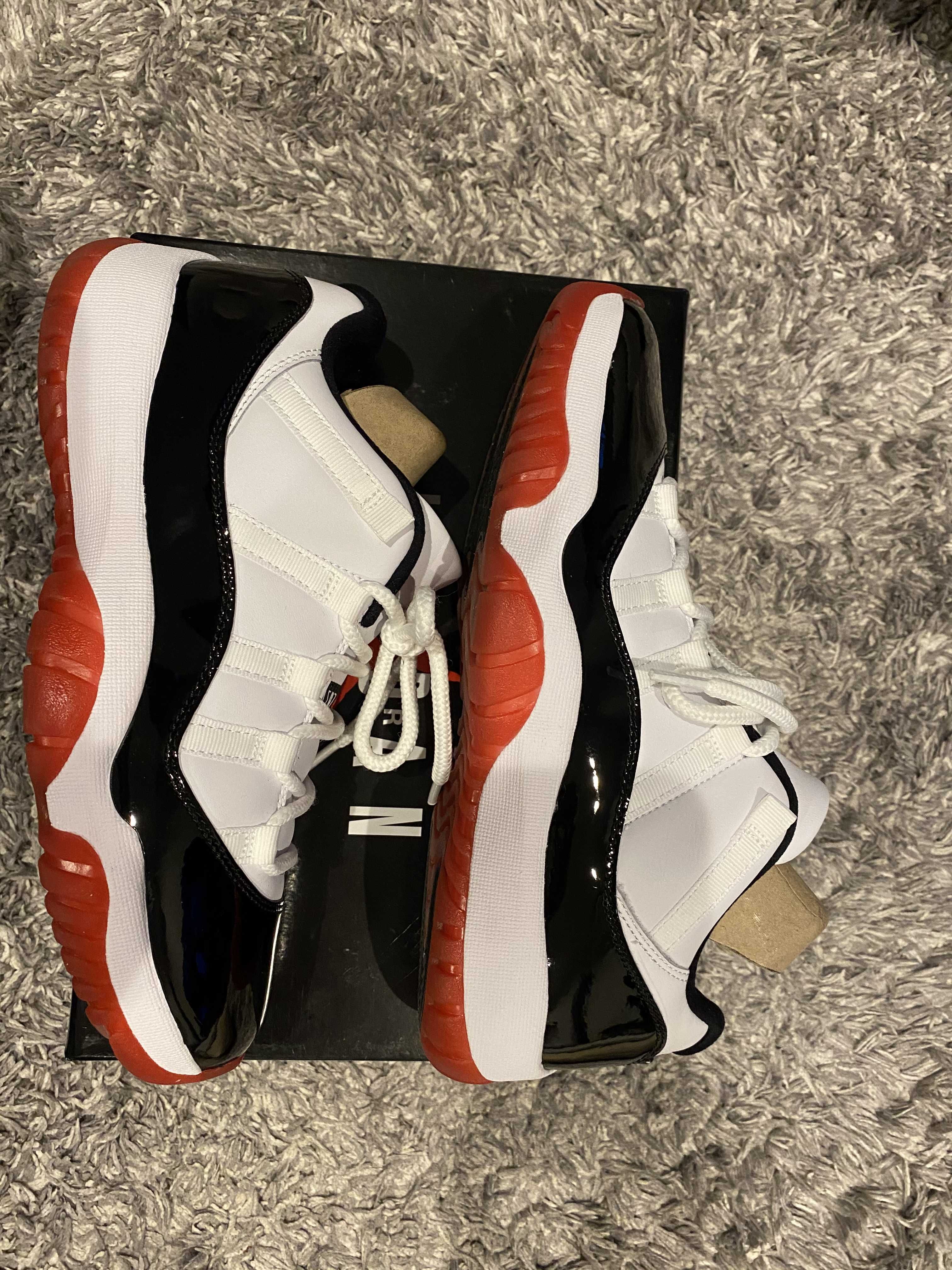 Nike Air Jordan 11 Low "Gym Red"
