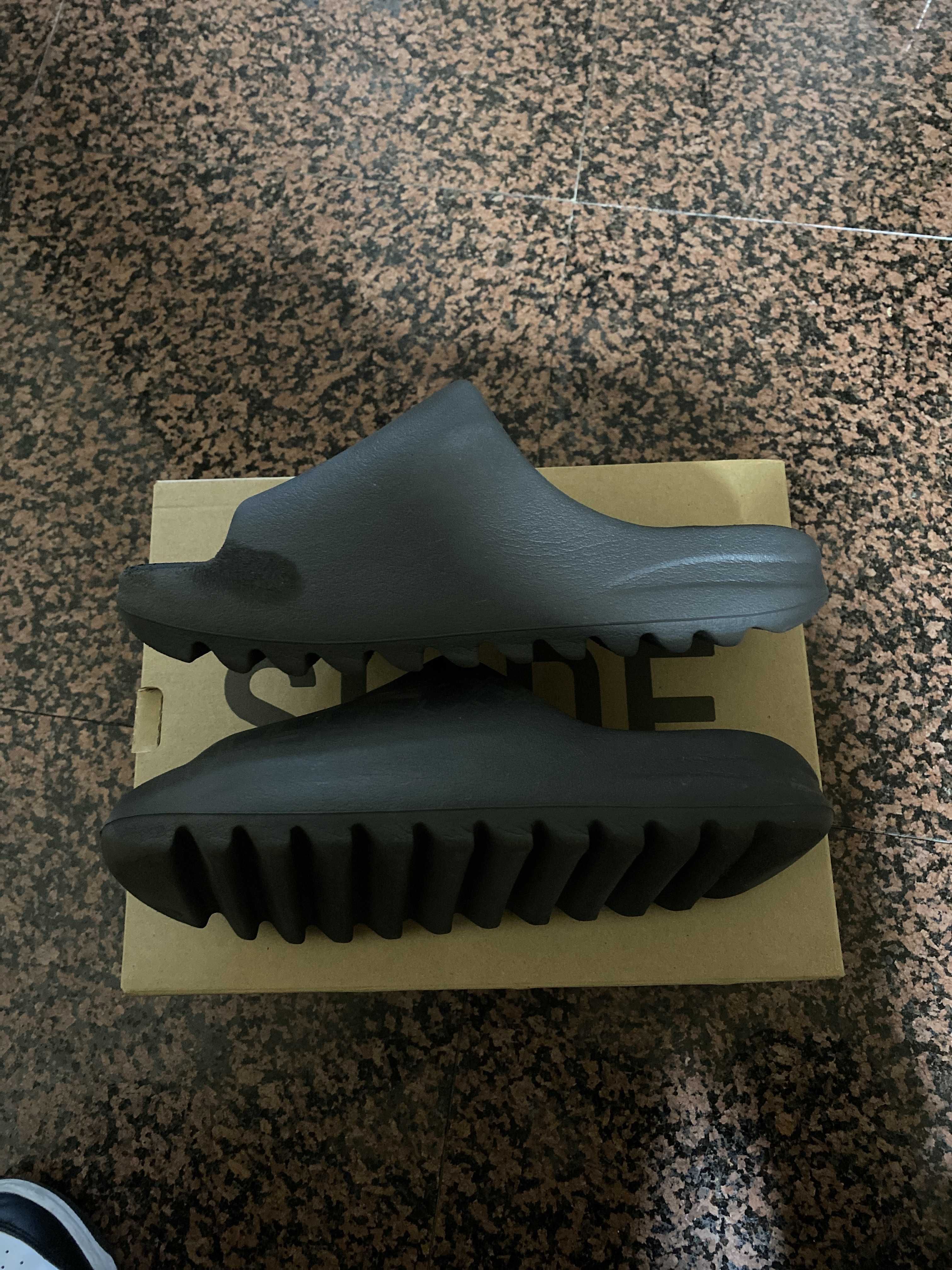 adidas YEEZY Slide "Onyx"