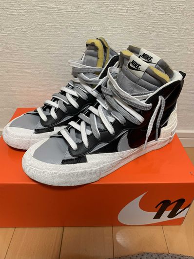 sacai × NIKE BLAZER MID "BLACK/WOLF GREY/WHITE"