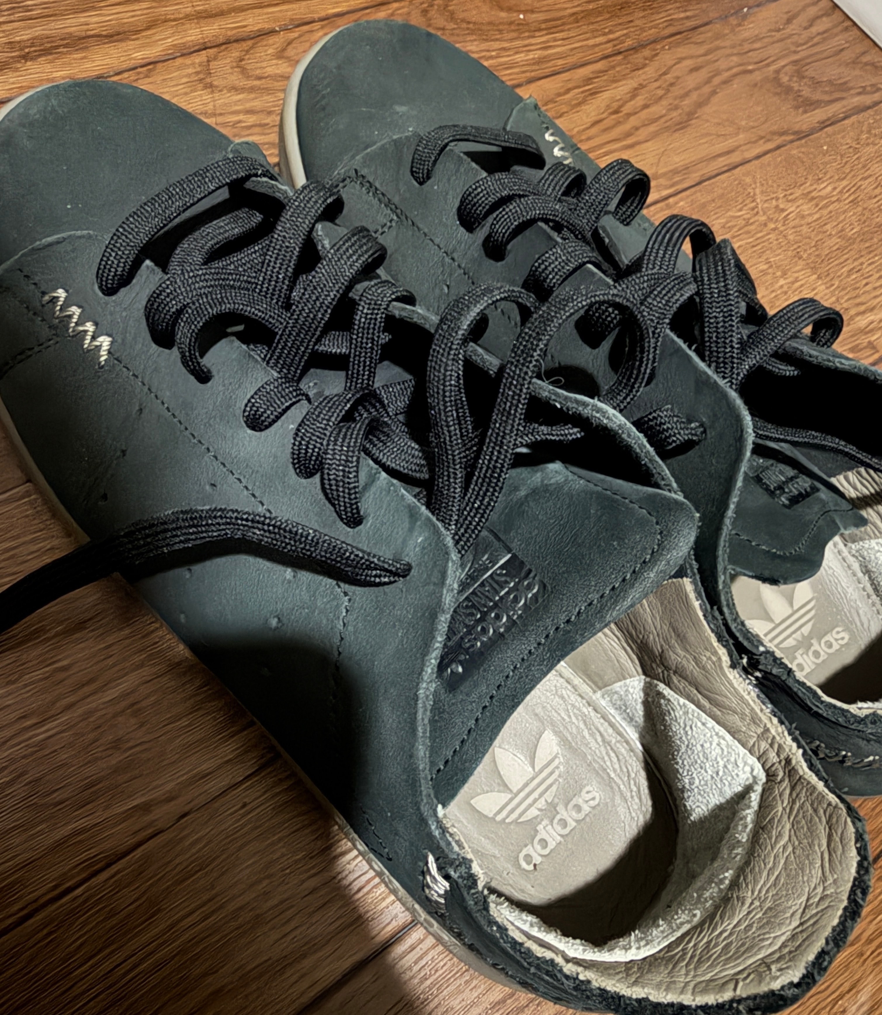 アディダス スタンスミス リコン "コア ブラック/シンプル ブラウン"