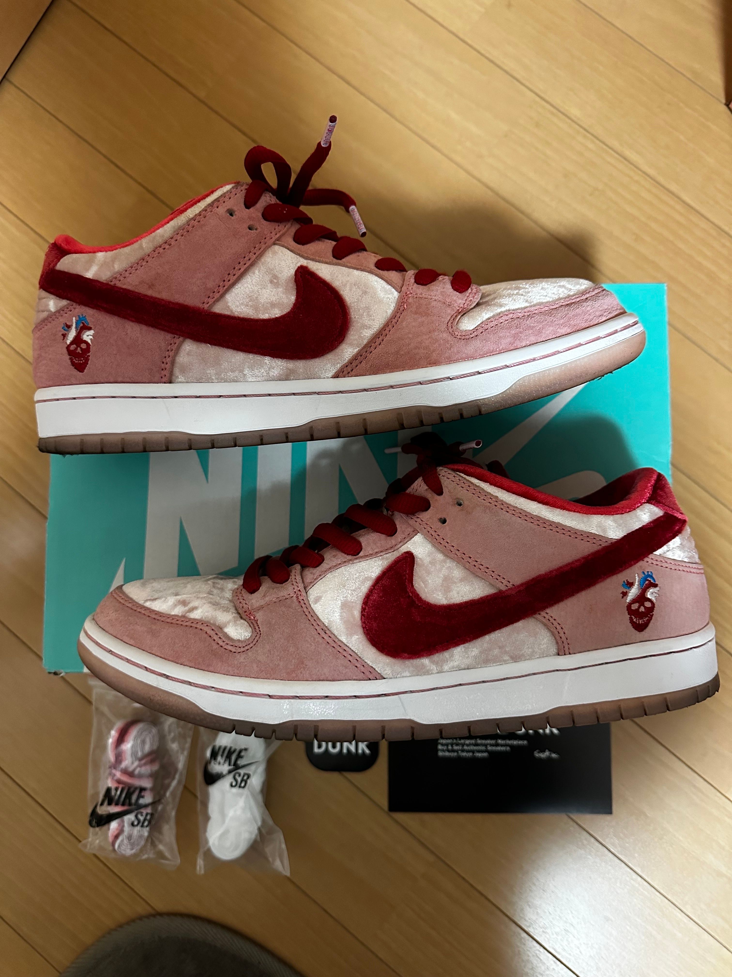 Strangelove × Nike SB Dunk Low "Valentine’s Day"