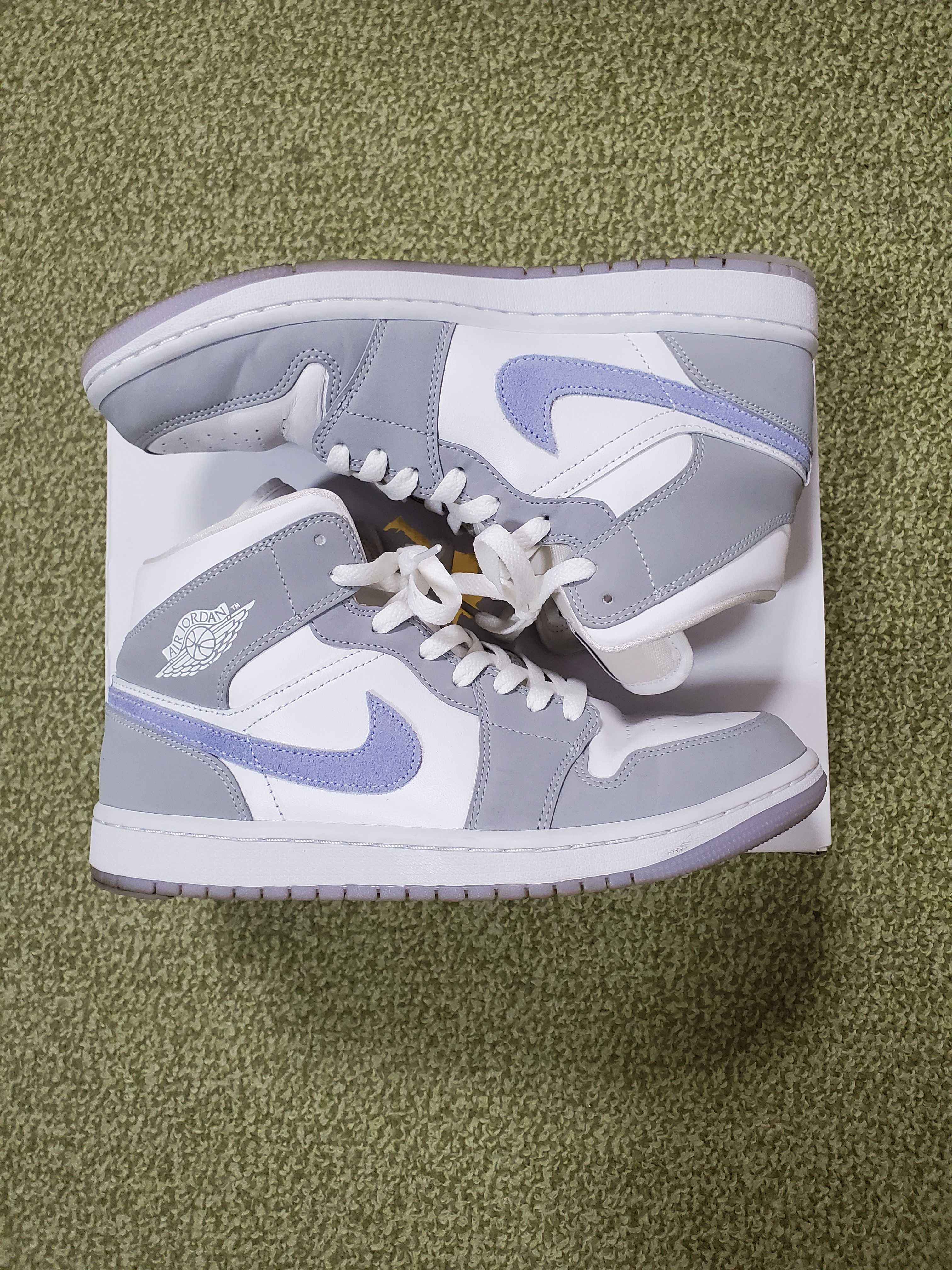 Nike Women's Air Jordan 1 Mid "Wolf Grey"