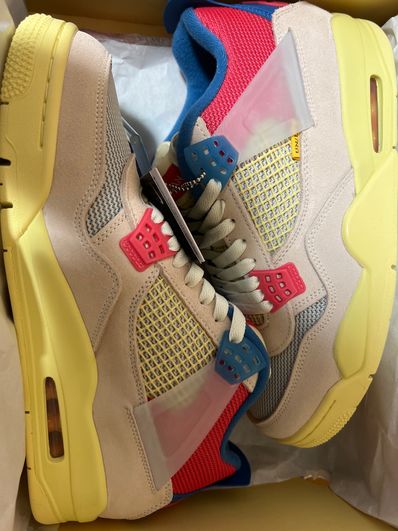 UNION × Nike Air Jordan 4 SP "Guava Ice/Light Fusion Red"