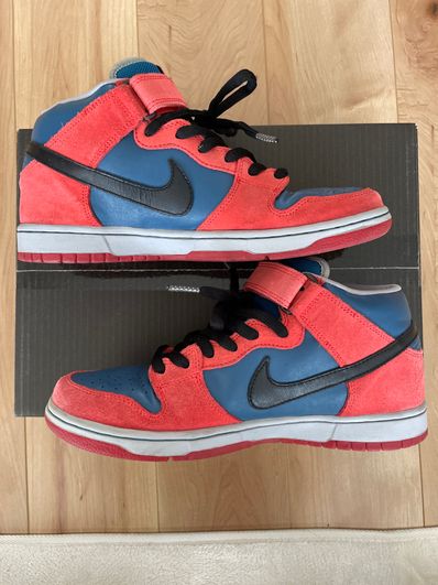 Nike SB Dunk Mid "Spiderman"
