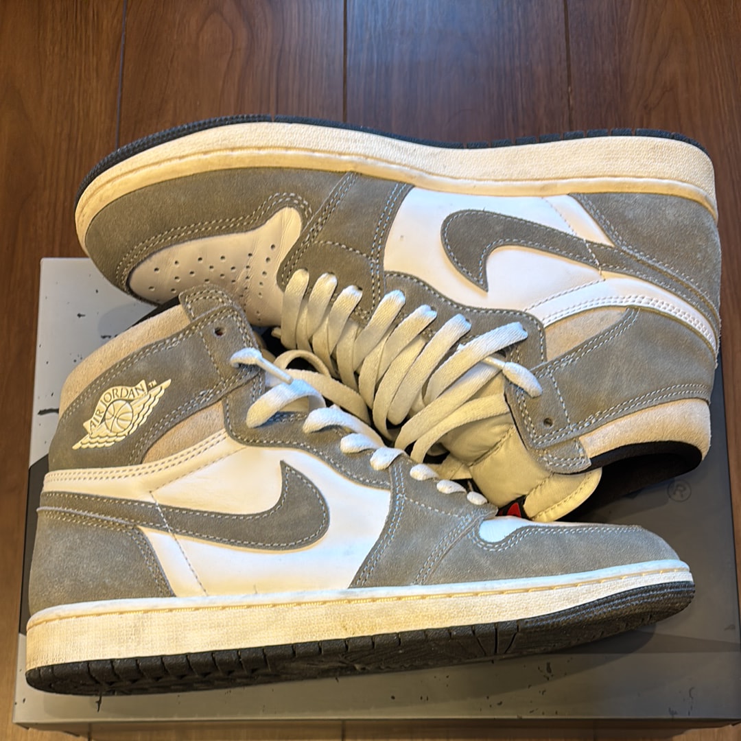 Nike Air Jordan 1 Retro High OG "Black and Smoke Grey"