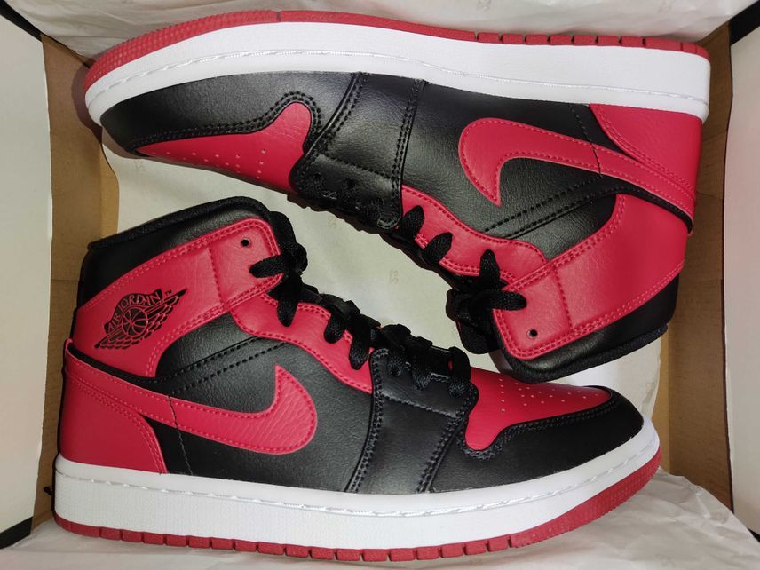 Nike Air Jordan 1 Mid "Bred"