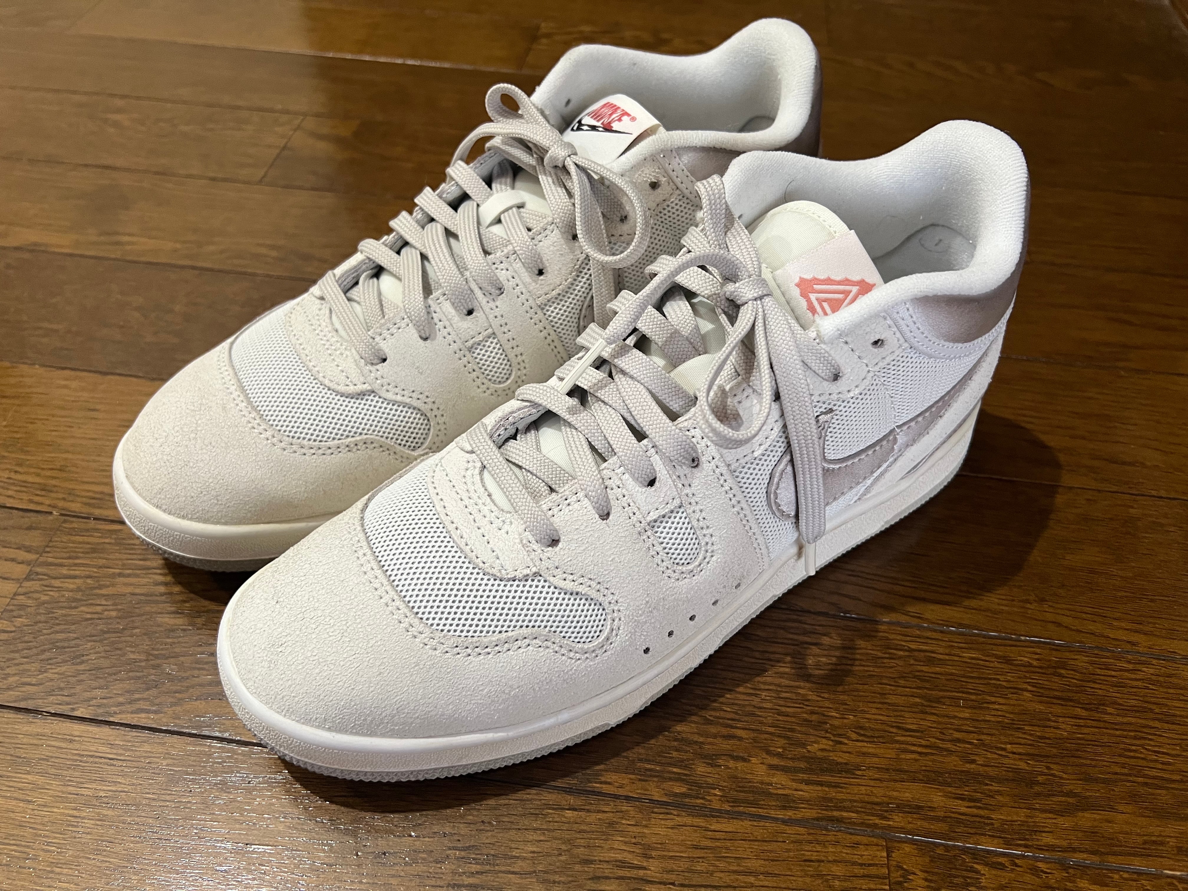 ソーシャル ステータス × ナイキ アタック "シルバーライニングス"