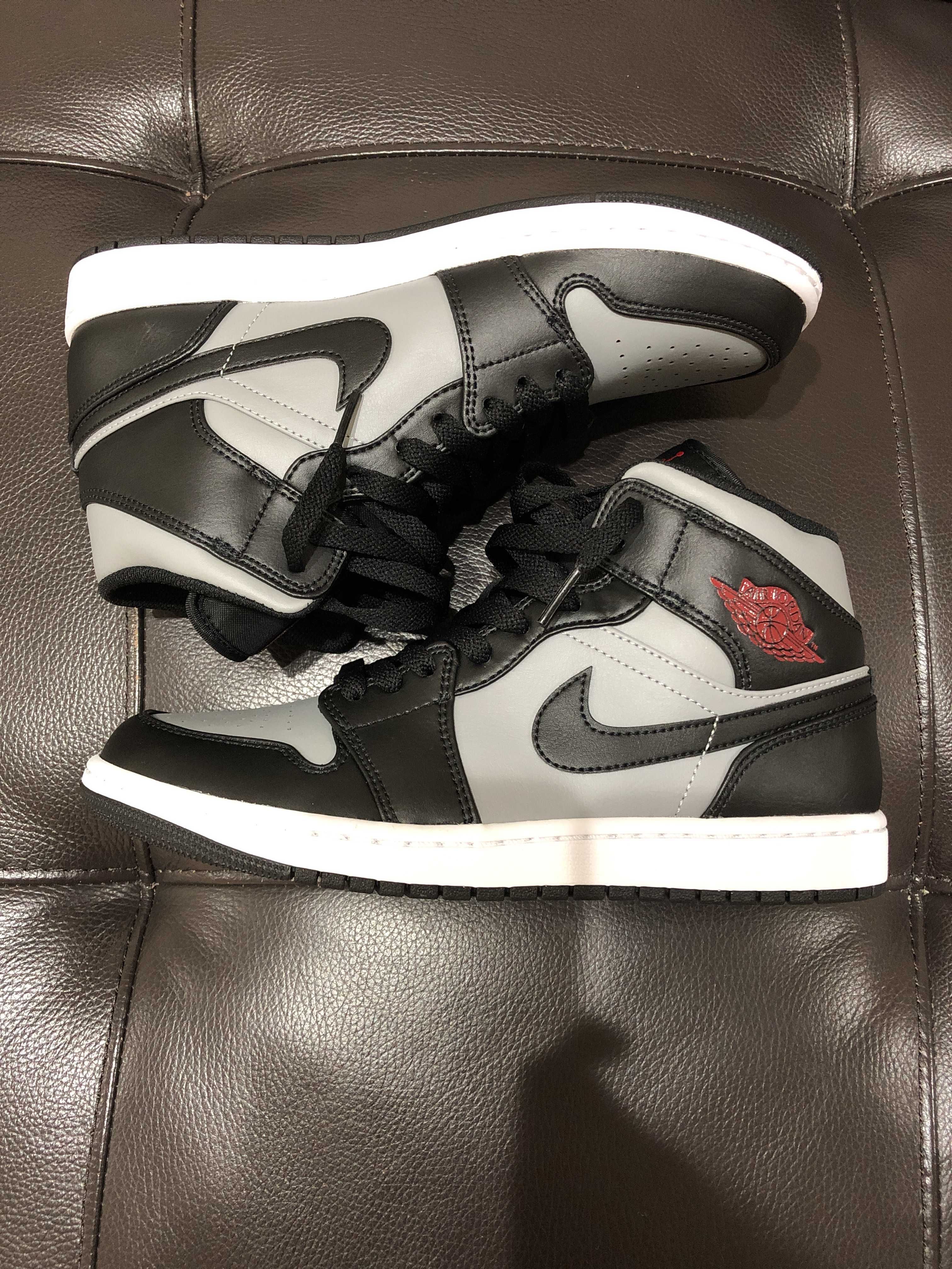 Nike Air Jordan 1 Mid "Shadow"