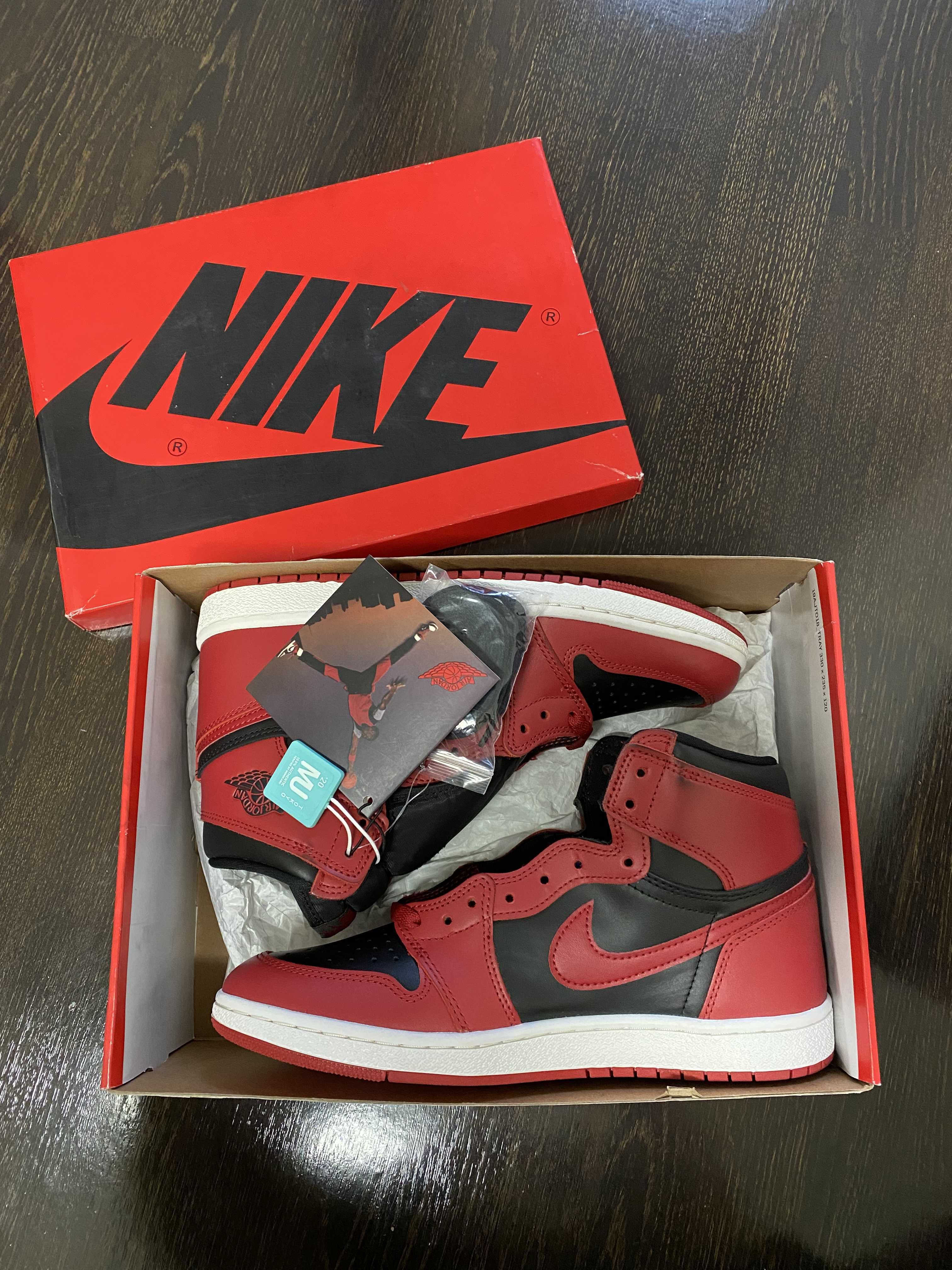 Nike Air Jordan 1 High ’85 "Varsity Red"