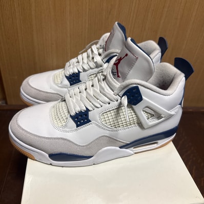Nike SB Air Jordan 4 Retro SP "Summit White/Navy"