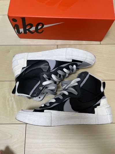 sacai × NIKE BLAZER MID "BLACK/WOLF GREY/WHITE"
