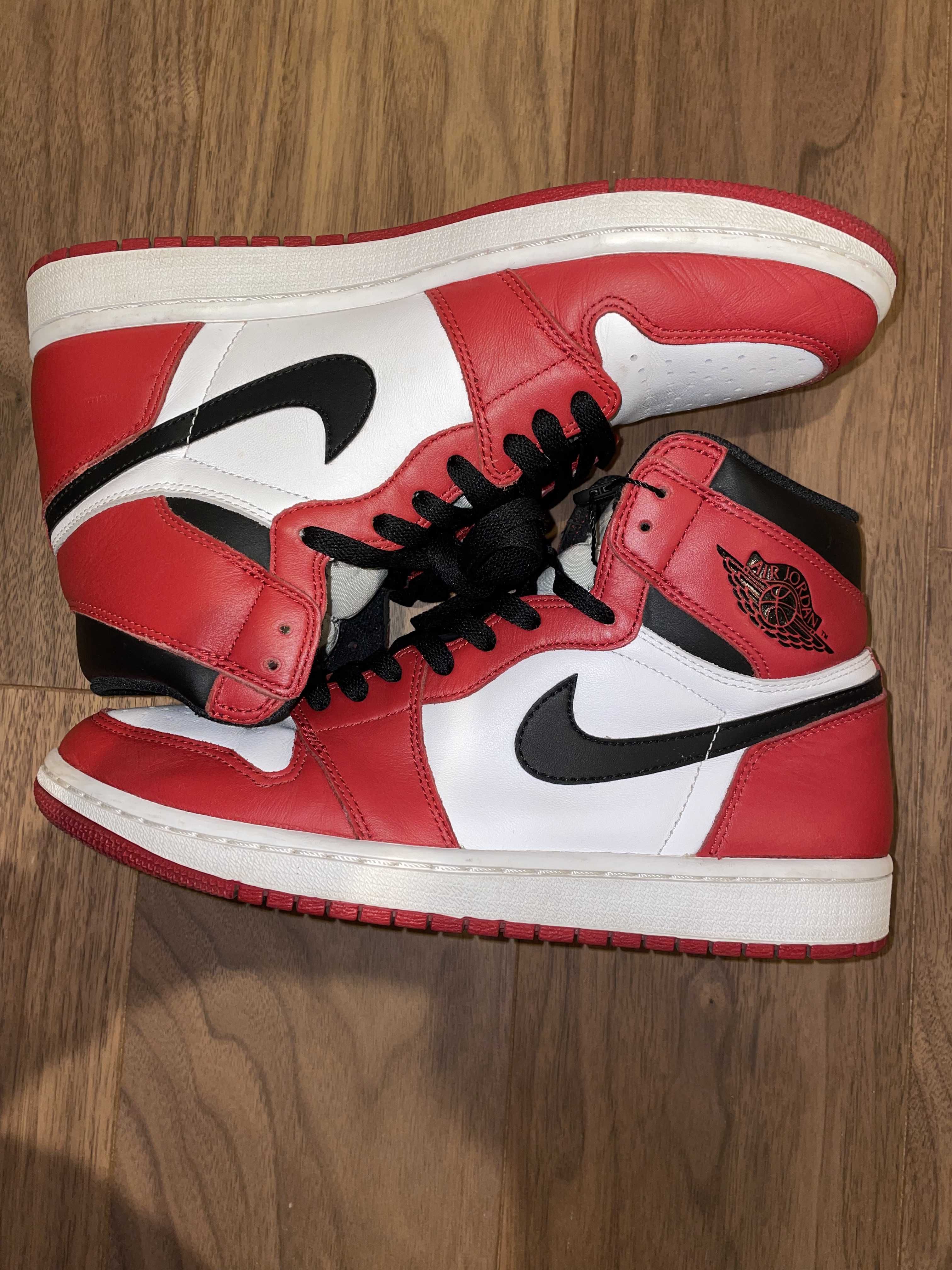 Nike Air Jordan 1 Retro High "Chicago" (2015)