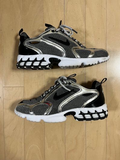STUSSY × NIKE AIR ZOOM SPIRIDON CAGED "PURE PLATINUM/BLACK-WHITE"