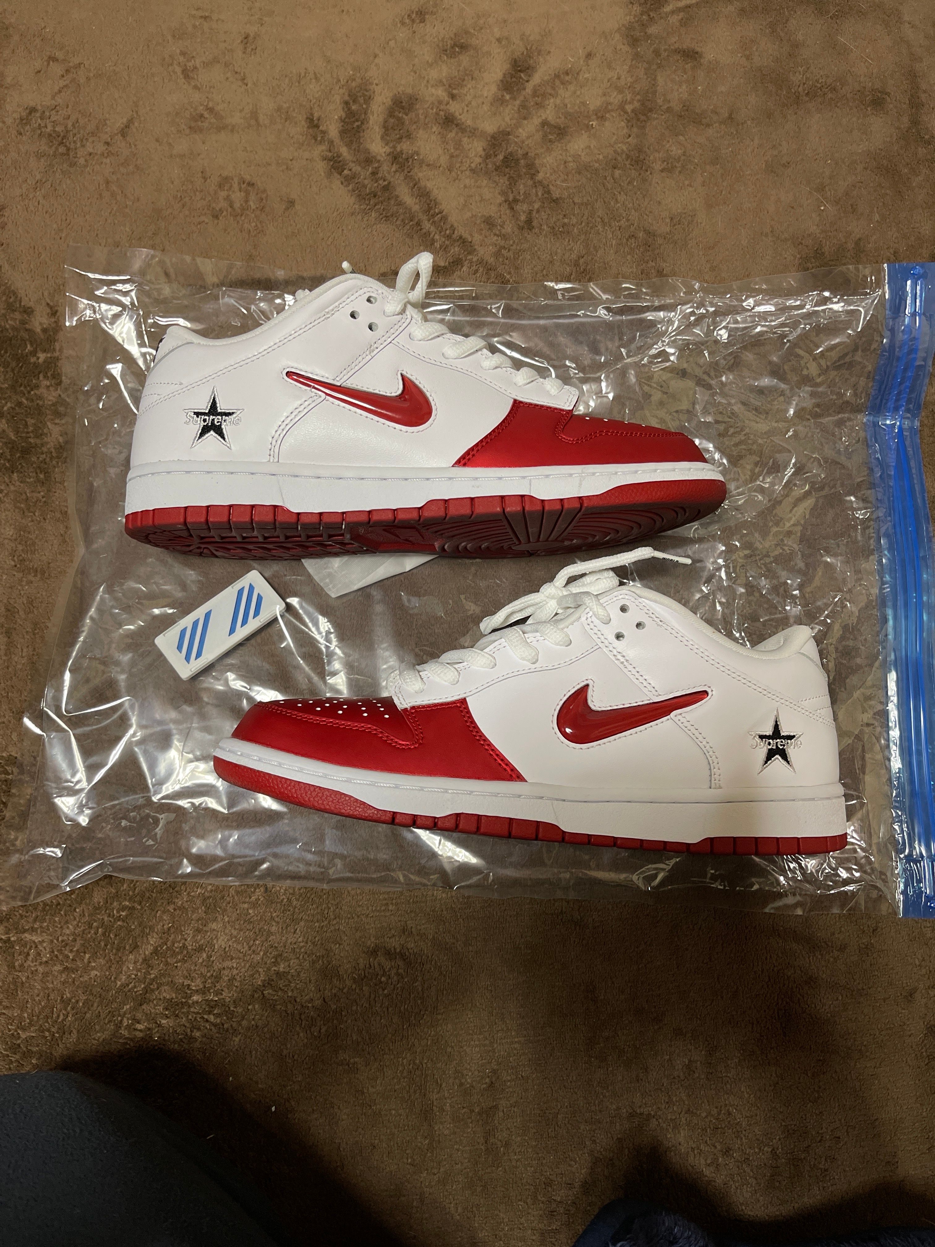 Supreme × Nike Dunk Low "Varsity Red/White"