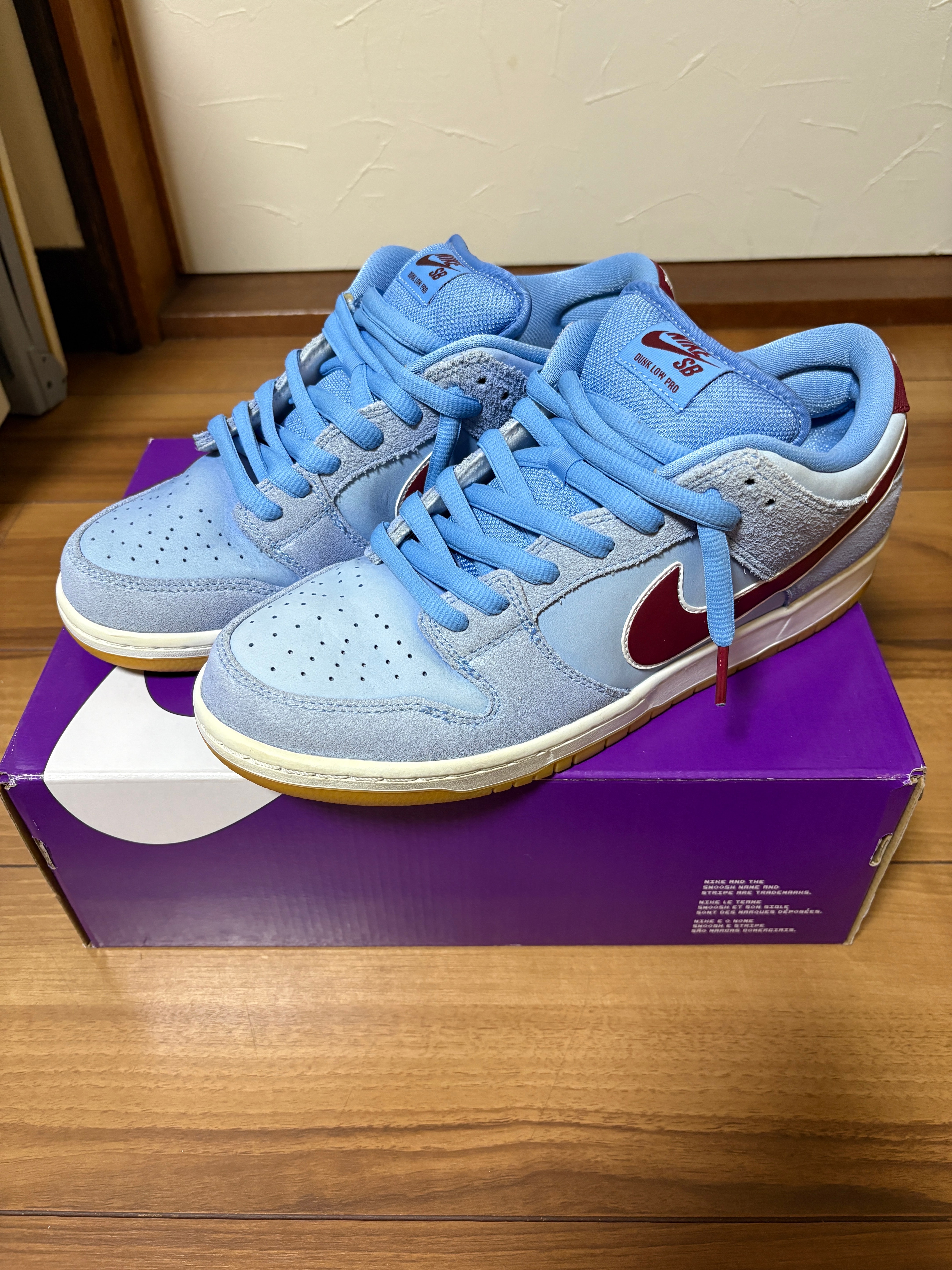 Nike SB Dunk Low Pro "Philadelphia Phillies/Valor Blue and Team Maroon"