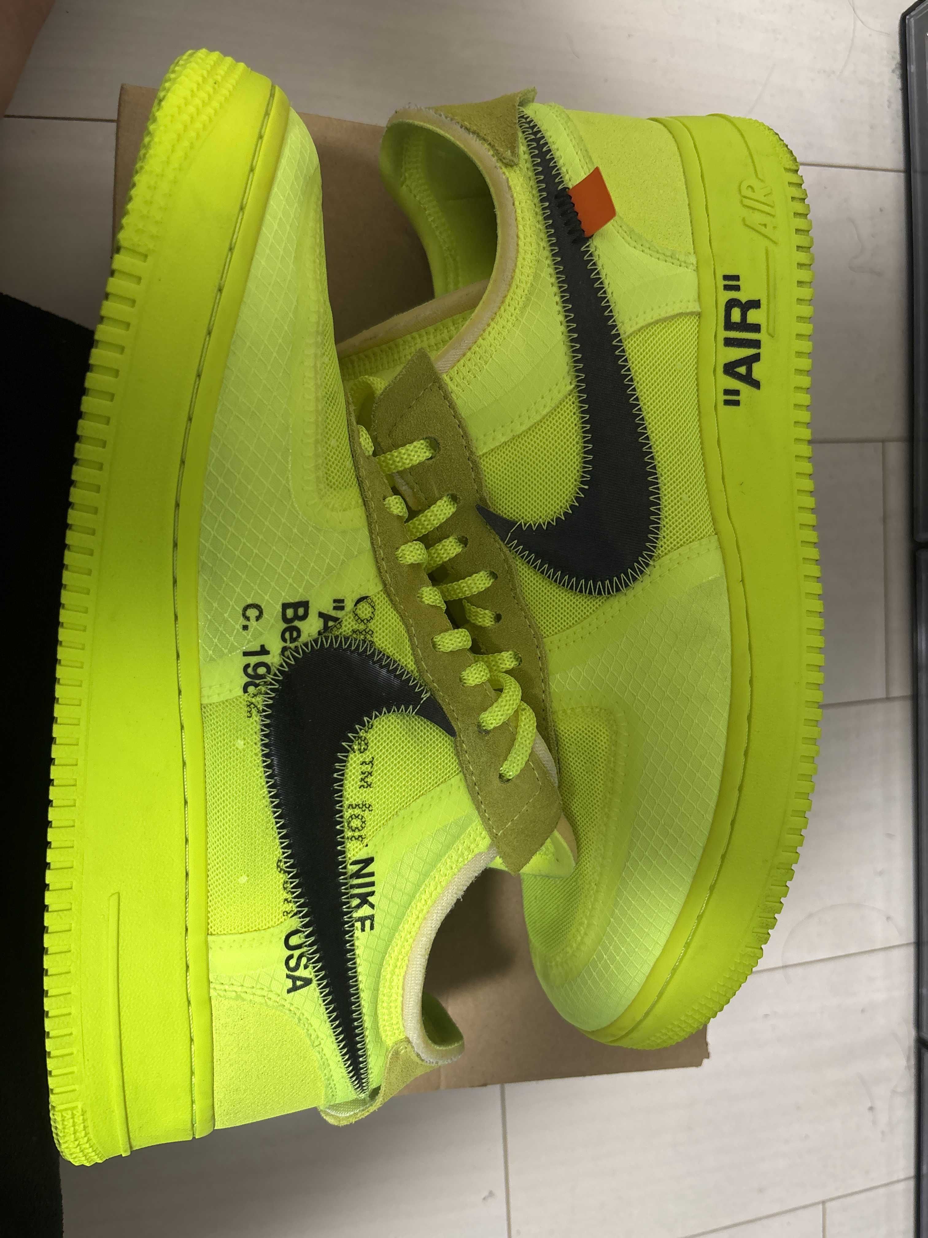 Off-White × Nike Air Force 1 Low "Volt"