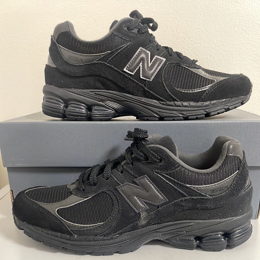 New Balance 2002R "Triple Black"