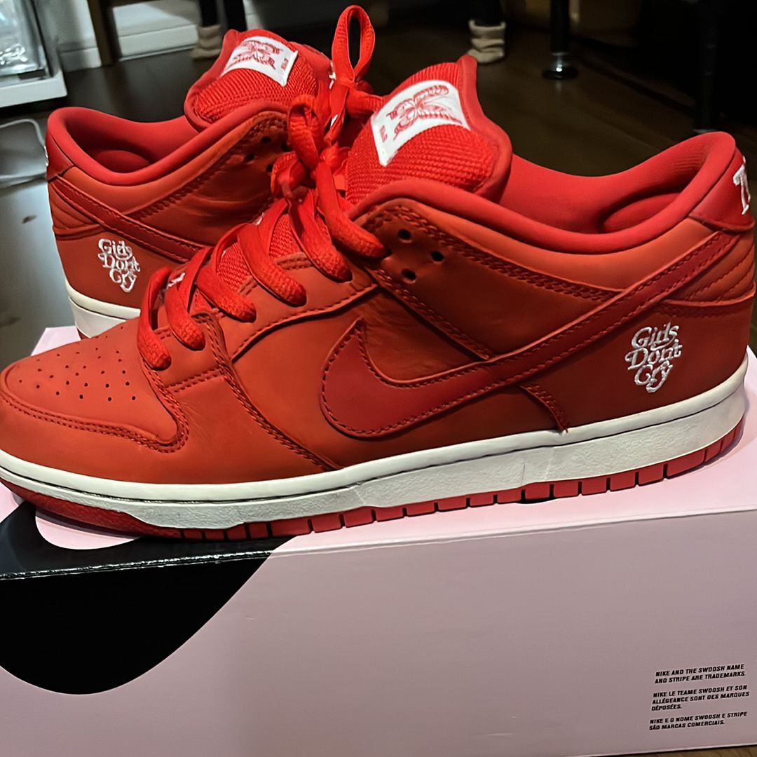 Girls Don't Cry × Nike SB Dunk Low Pro QS "Red" / VERDY