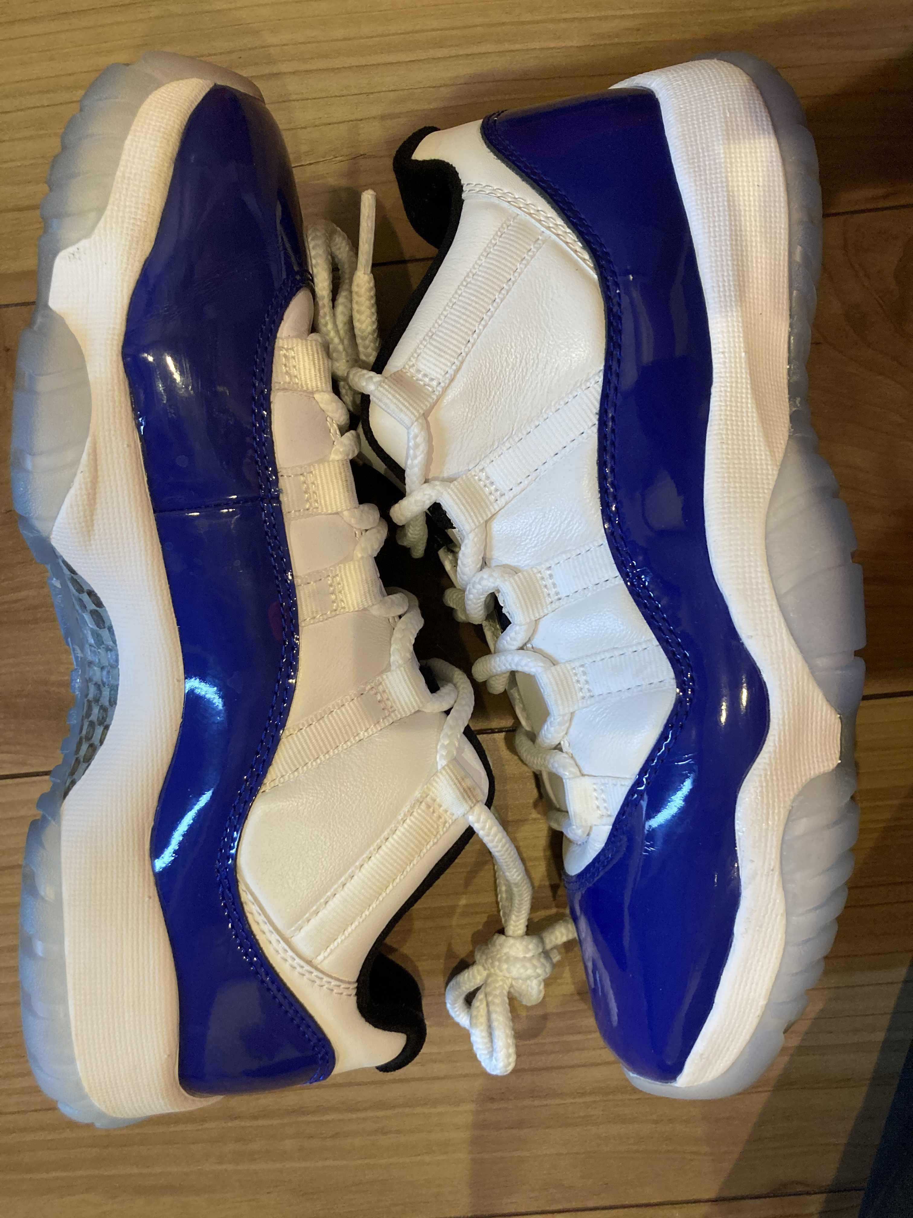  NIKE Women's AIR JORDAN 11 LOW "CONCORD SKETCH"