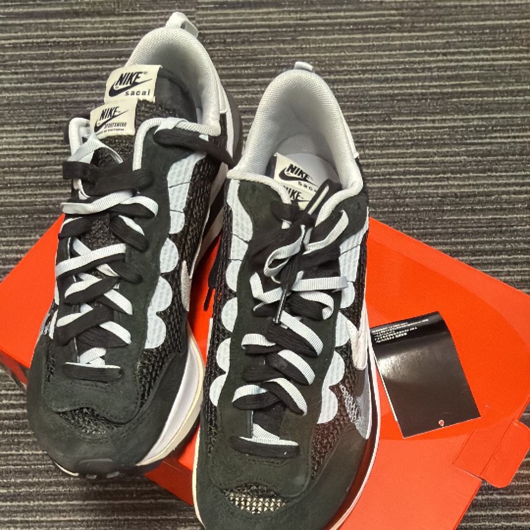 サカイ × ナイキ ヴェイパー ワッフル "ブラックアンドホワイト"