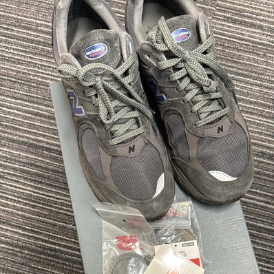 BEAMS × New Balance 2002R GORE-TEX "Charcoal"