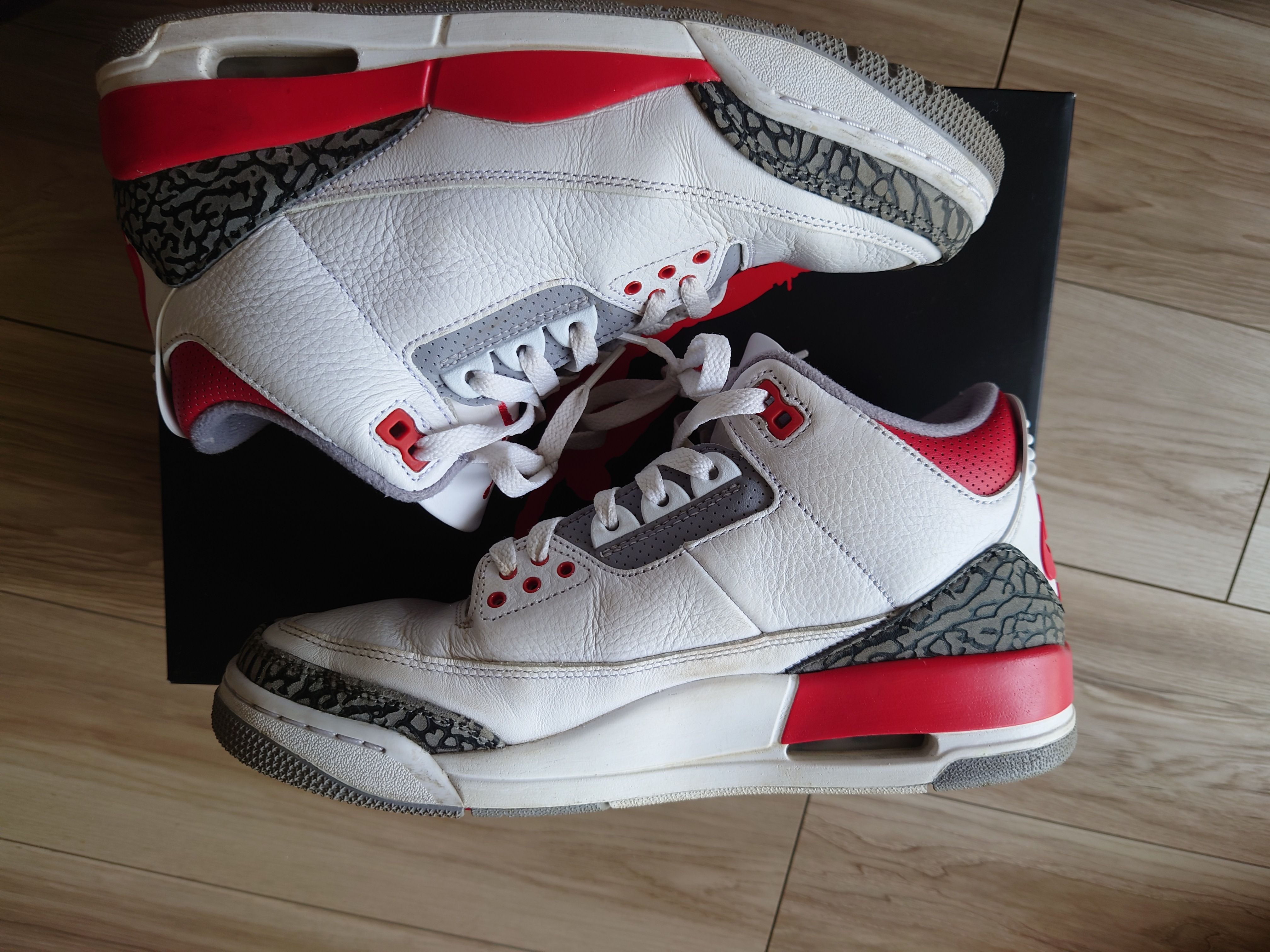 Nike Air Jordan 3 Retro OG "Fire Red" (2022)