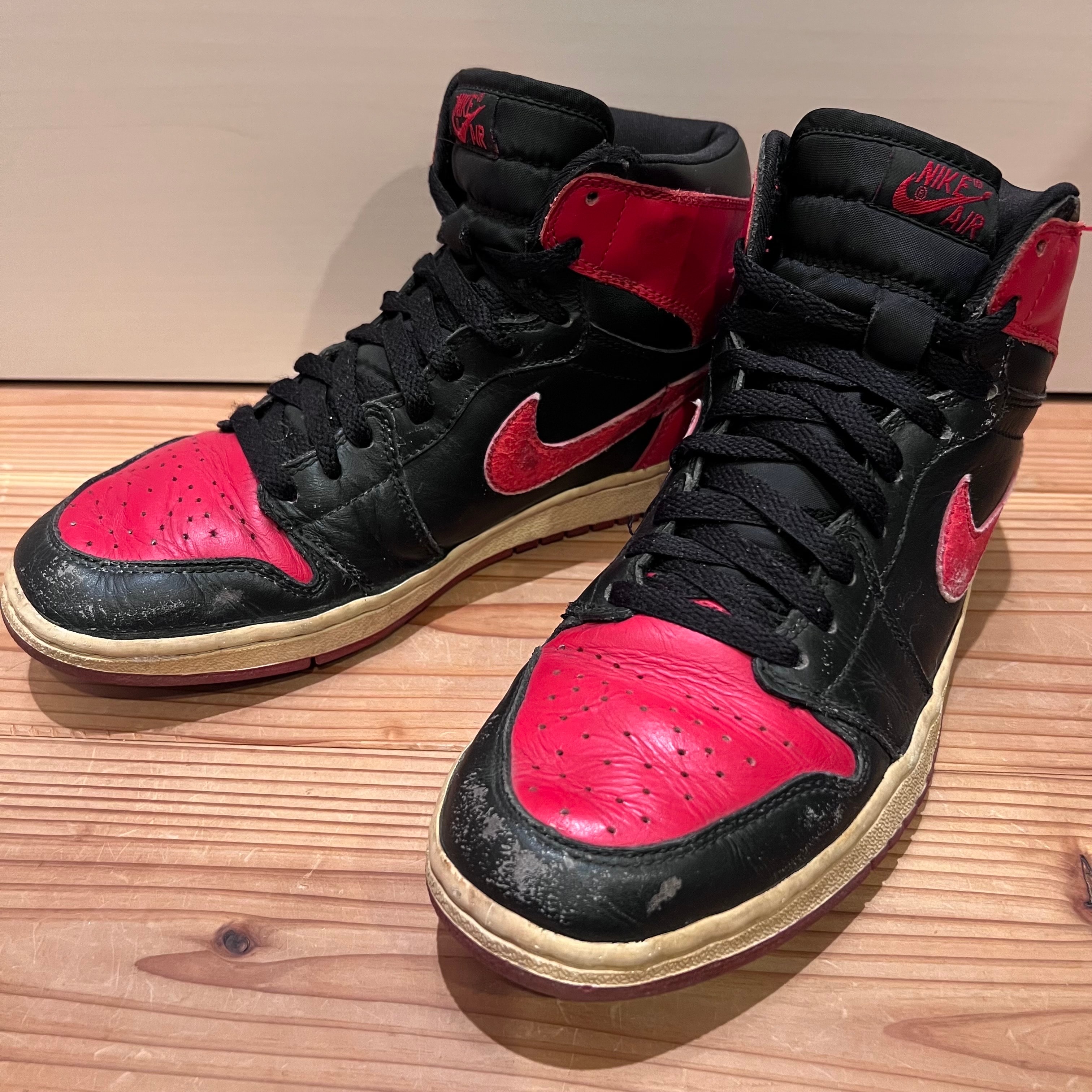 Nike Air Jordan 1 Retro High "Black Varsity Red/Bred"(2001)