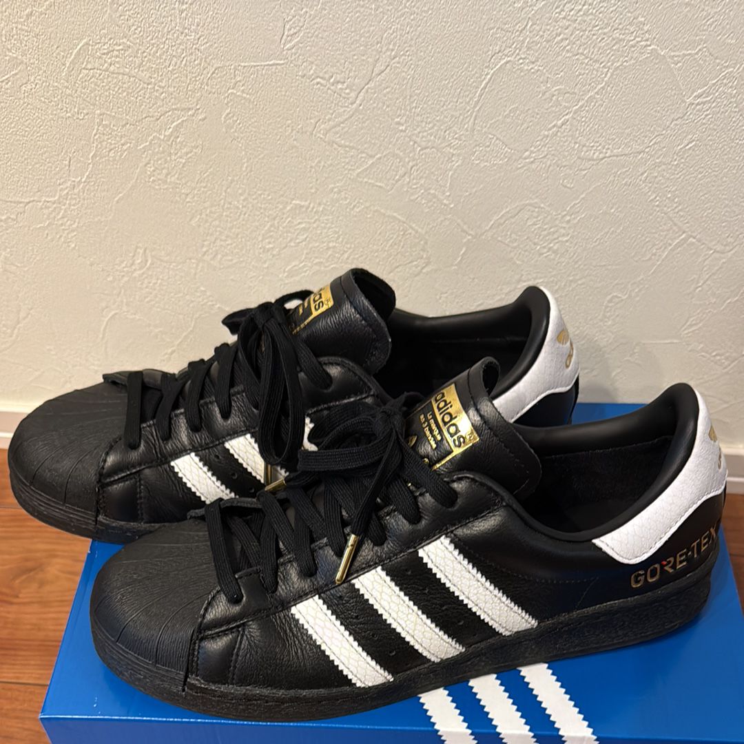 atmos Exclusive adidas Superstar 82 GORE-TEX "Core Black/Footwear White/Gold Metallic"