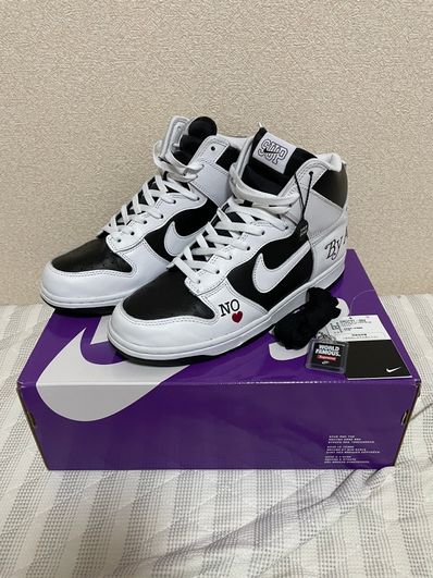 Supreme × Nike SB Dunk High By Any Means "White Black"