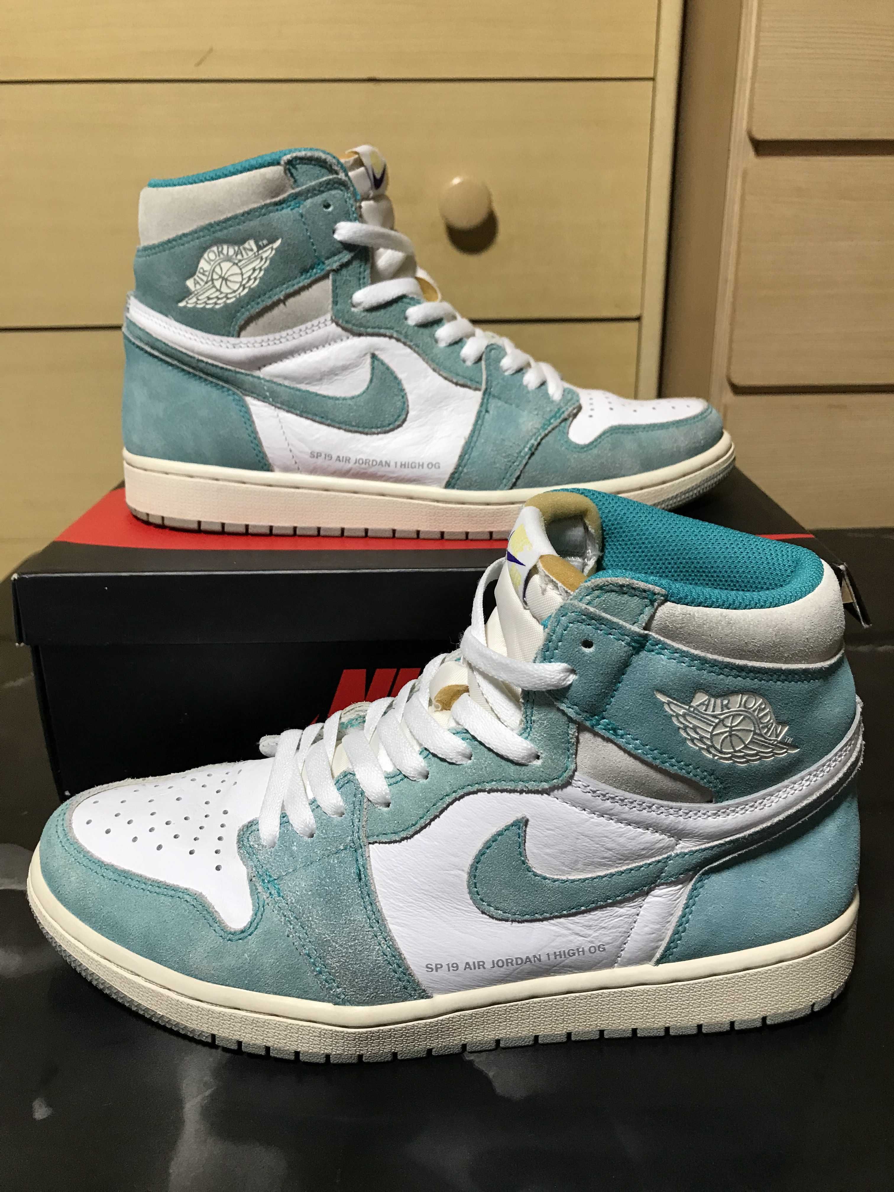 Nike Air Jordan 1 Retro High OG "Turbo Green"