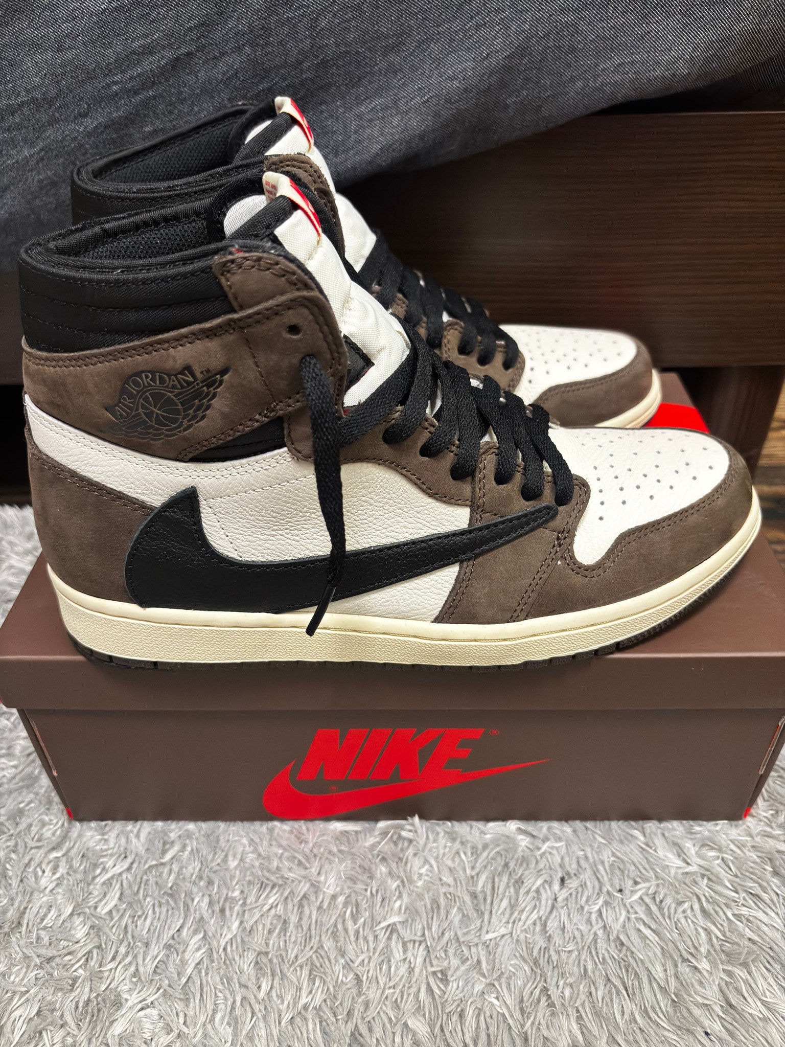 Travis Scott × Nike Air Jordan 1 Retro High OG TS SP "Sail/Dark Mocha"