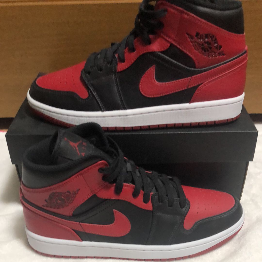 Nike Air Jordan 1 Mid "Bred"