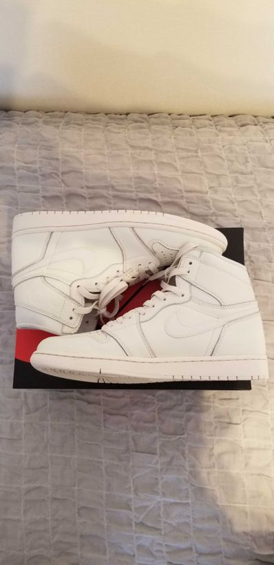 Nike Air Jordan 1 Retro High OG "Sail"