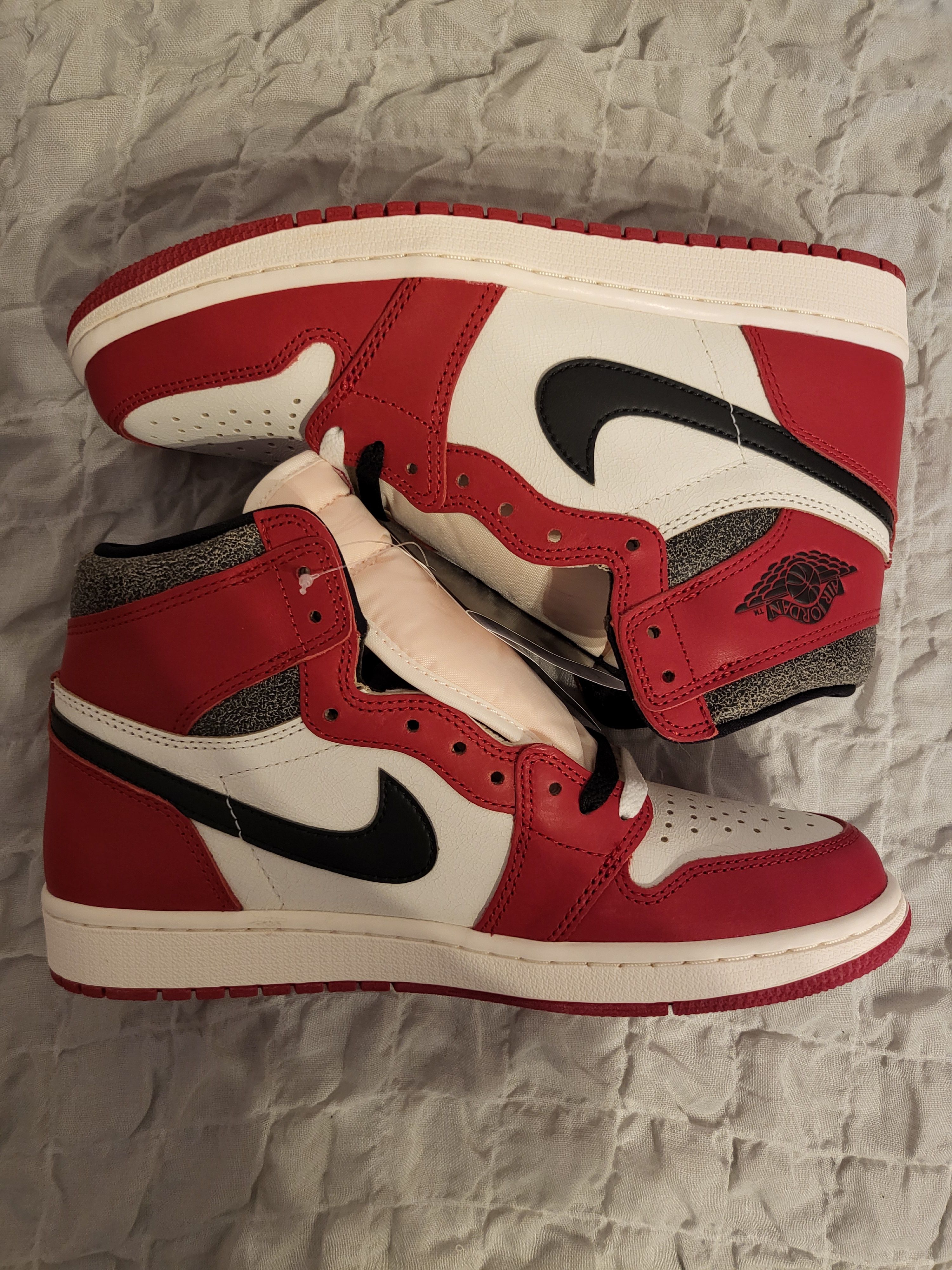Nike Air Jordan 1 High OG "Lost & Found/Chicago"