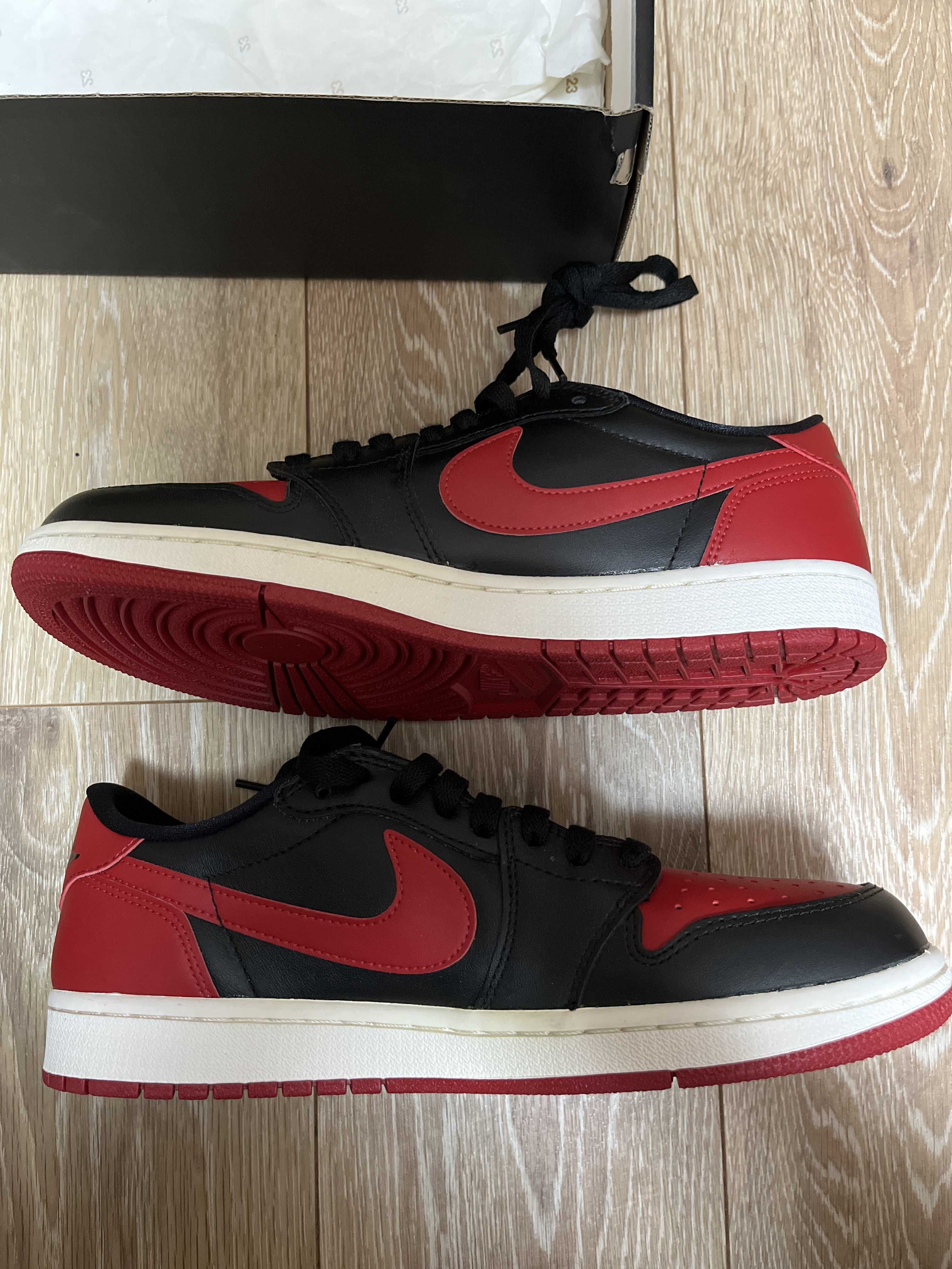 NIKE AIR JORDAN 1 RETRO LOW BRED (2015)