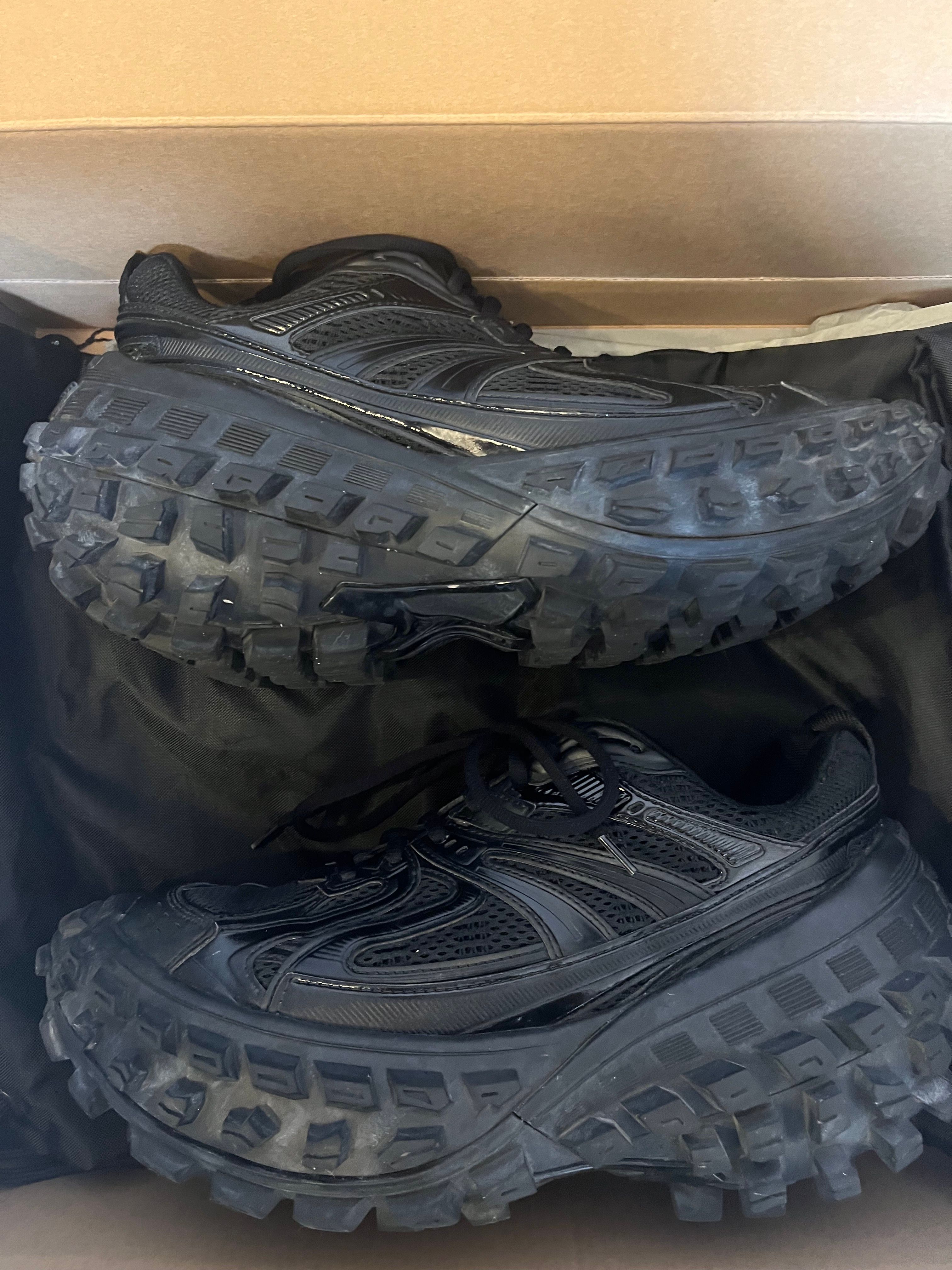 BALENCIAGA Bouncer (Defender) Sneaker "Black"