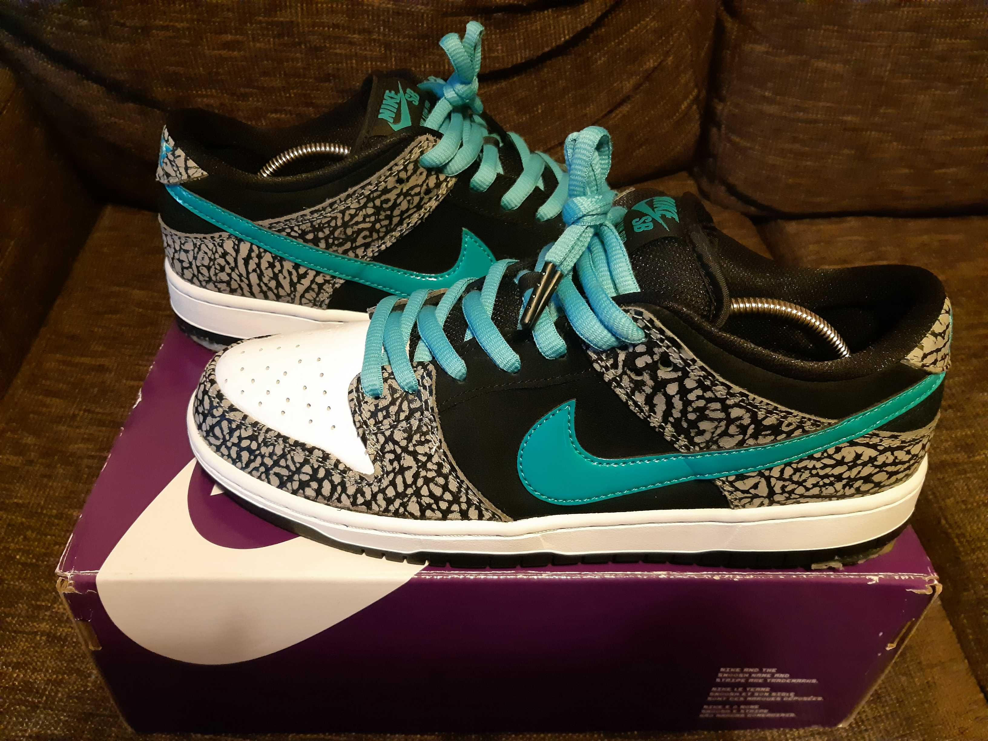 Nike SB Dunk Low "Elephant/Safari"