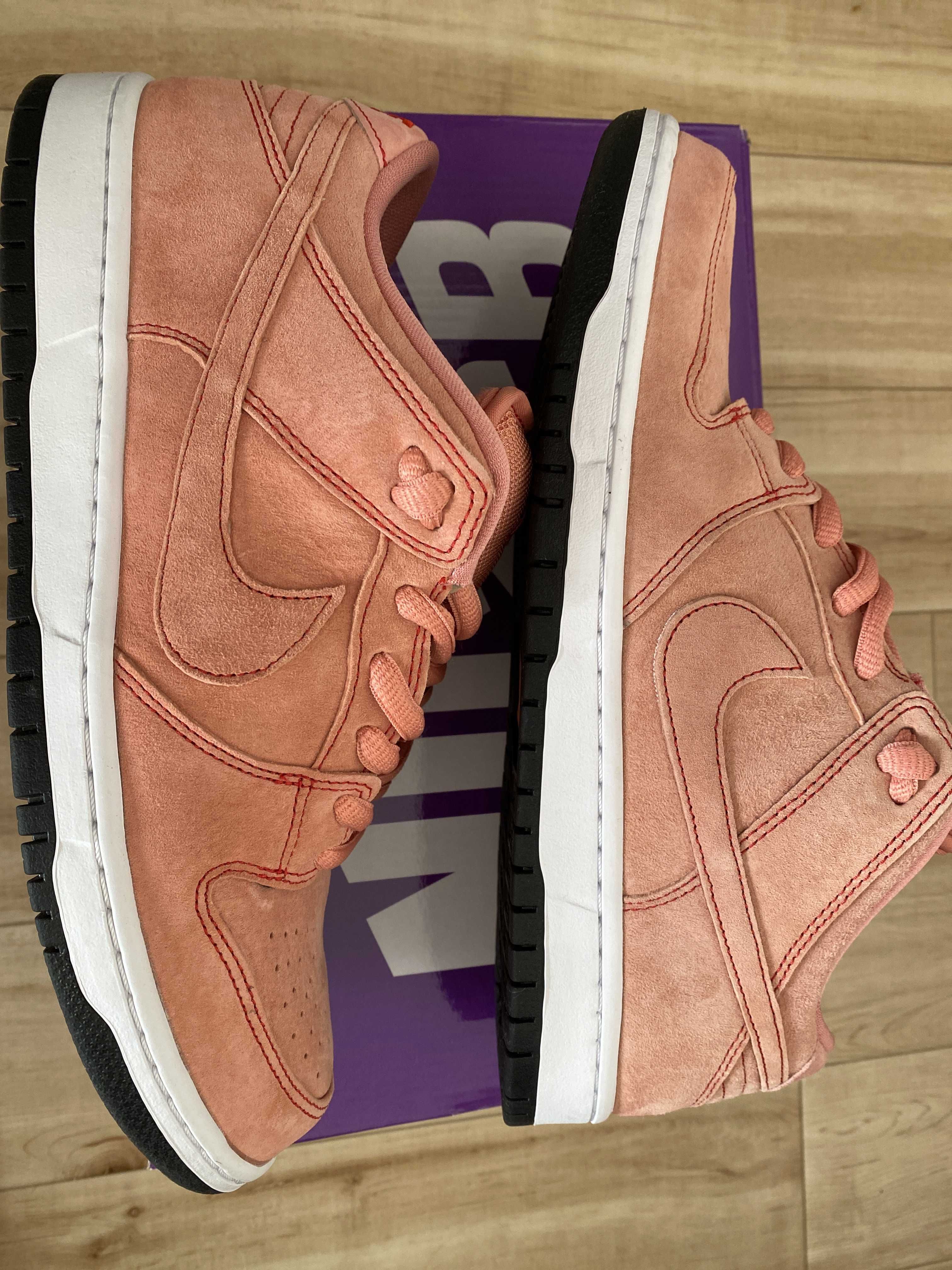 Nike SB Dunk Low "Pink Pig"