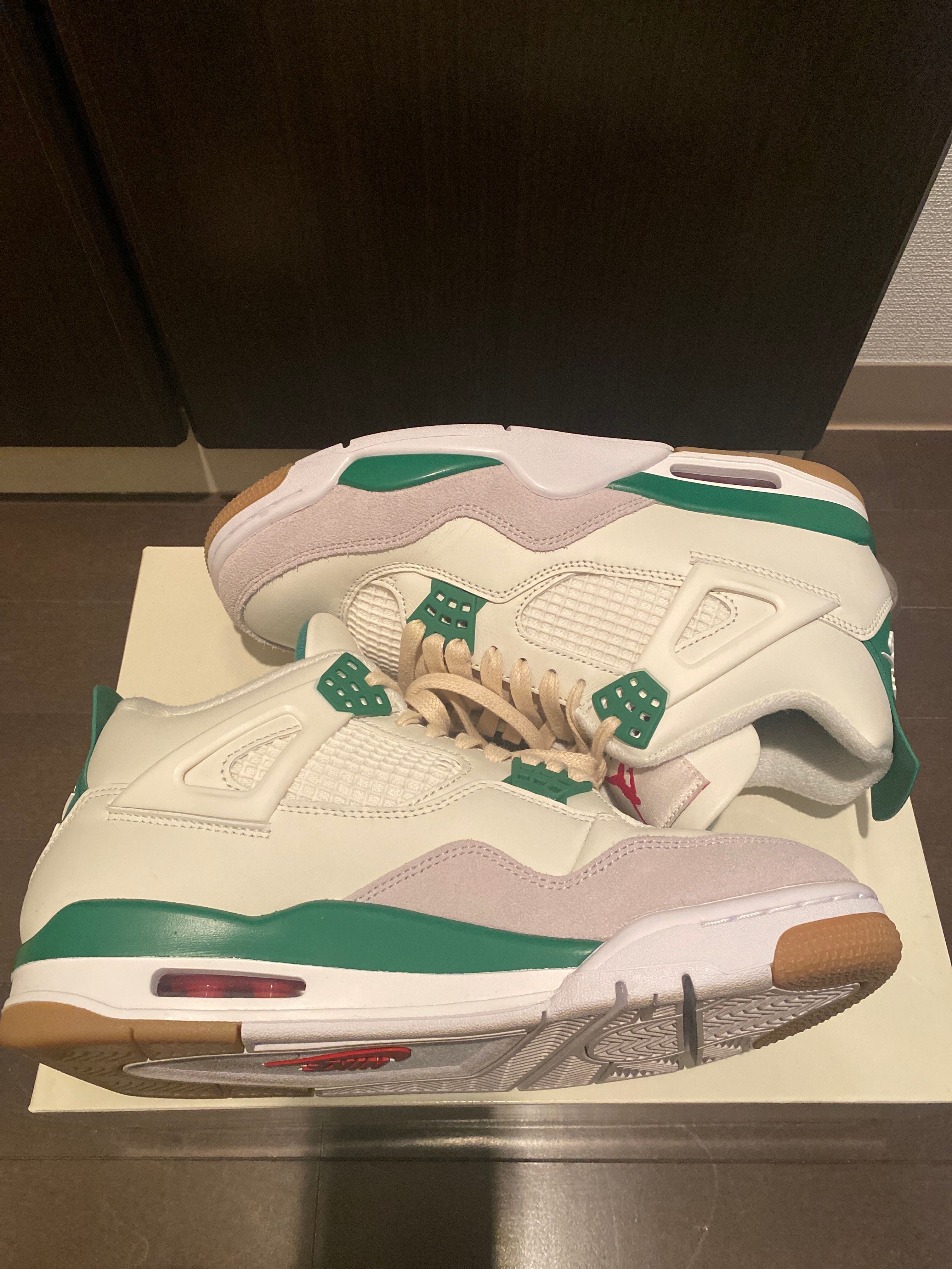 Nike SB × Air Jordan 4 Retro SP "Pine Green"