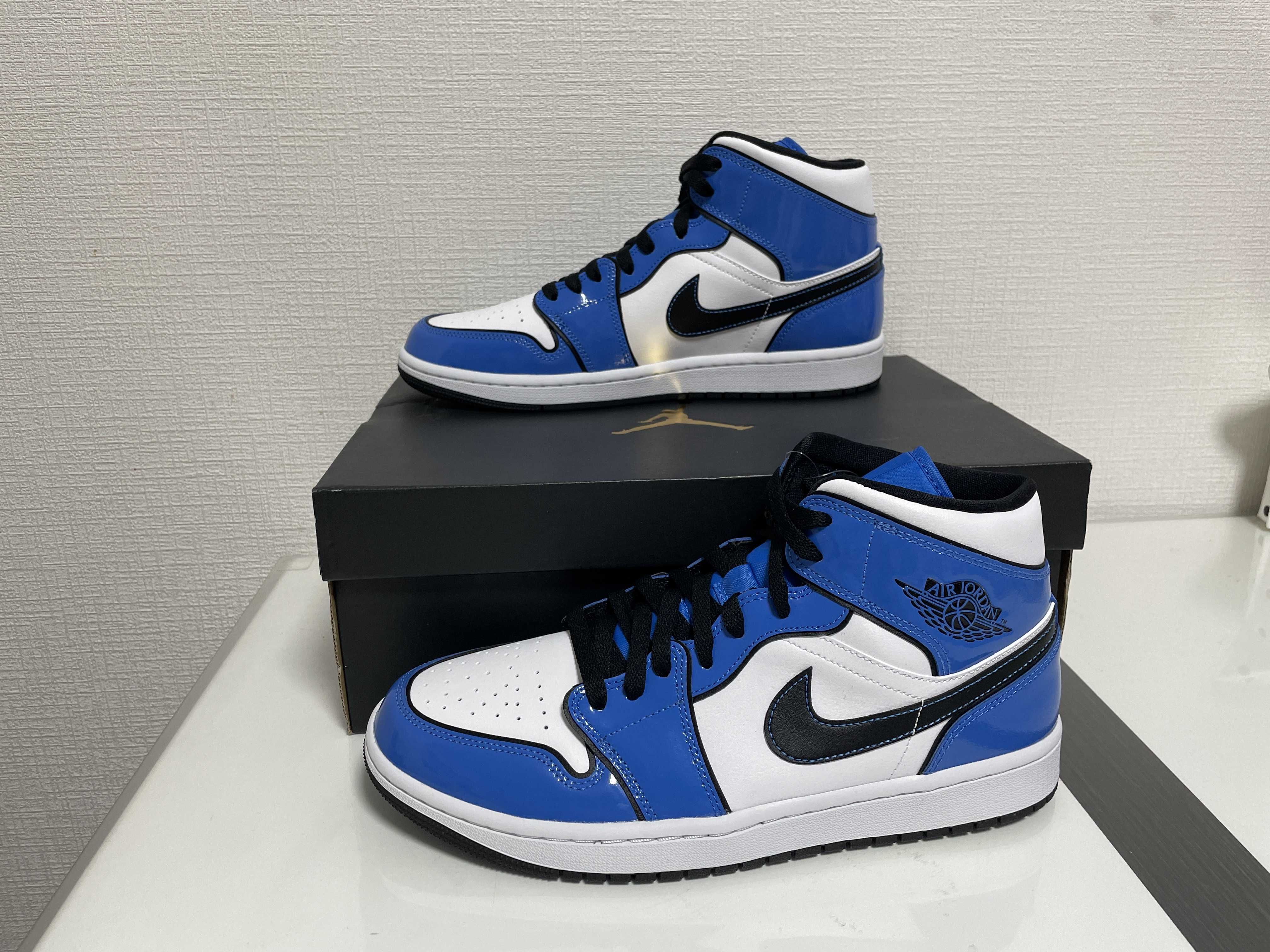 Nike Air Jordan 1 Mid SE "Signal Blue"