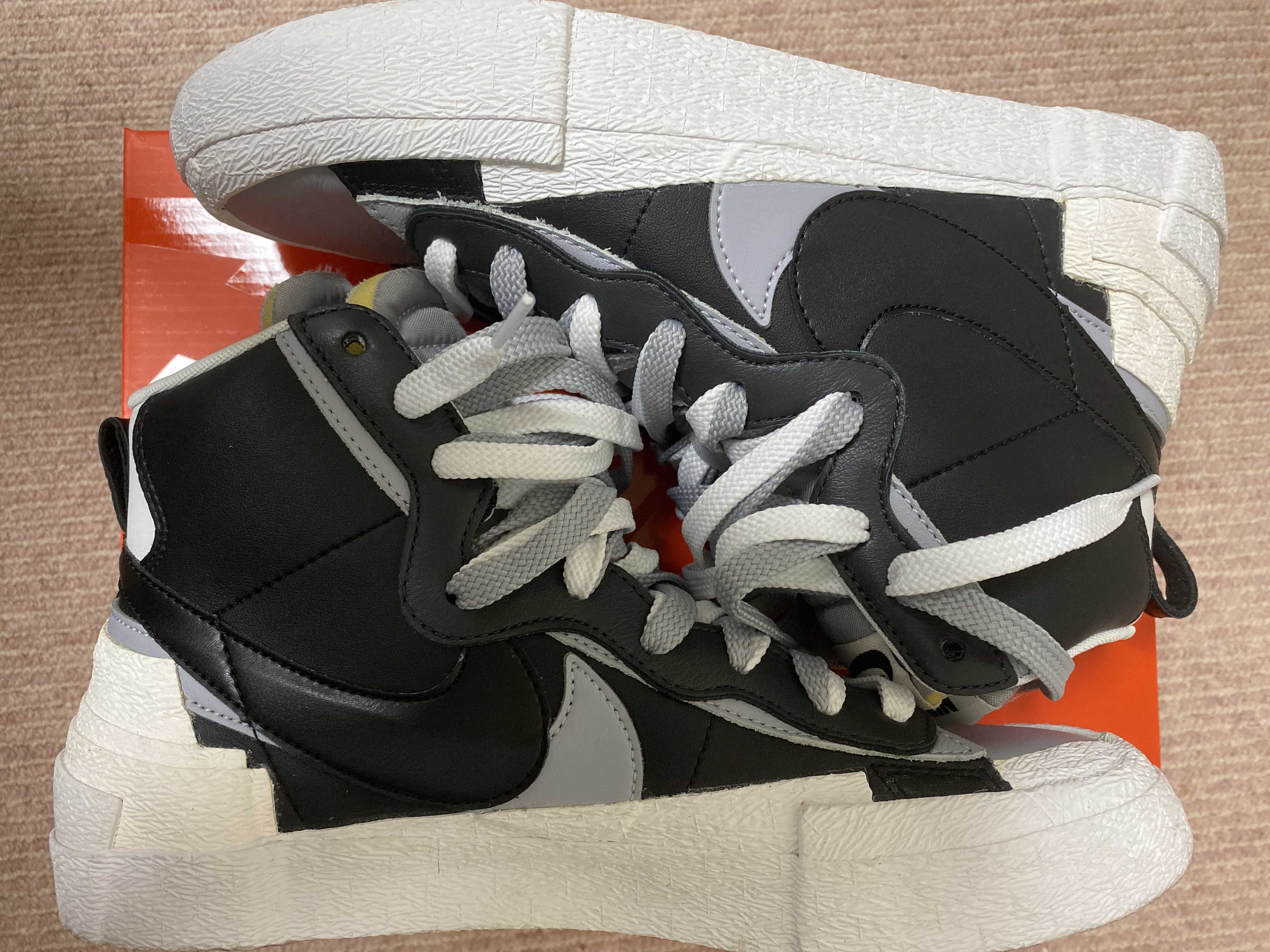 sacai × NIKE BLAZER MID "BLACK/WOLF GREY/WHITE"